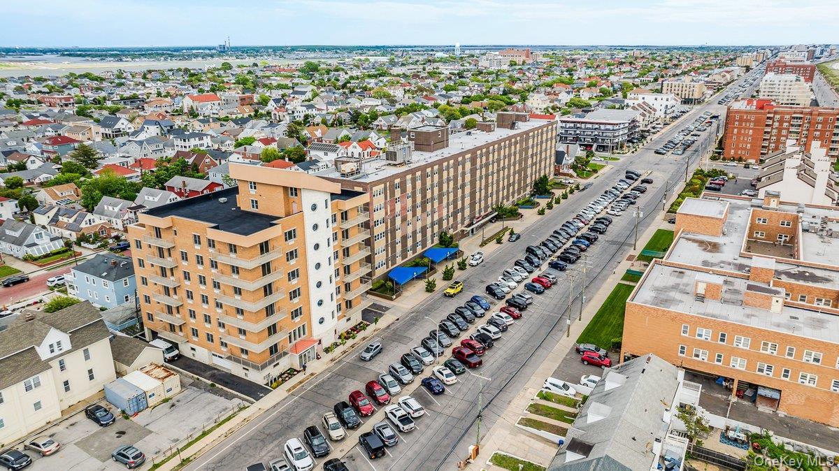Condo Broadway  Nassau County, NY 11561, MLS-980410-28