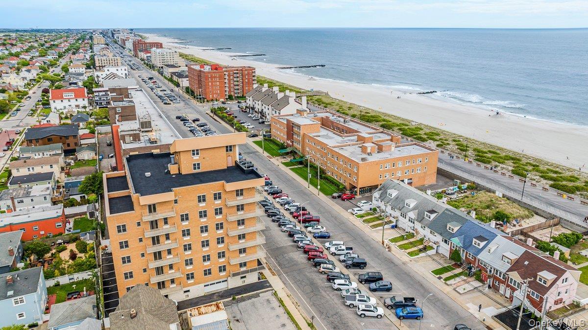 Condo Broadway  Nassau County, NY 11561, MLS-980410-29