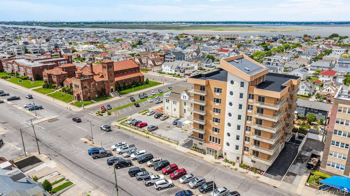 Condo Broadway  Nassau County, NY 11561, MLS-980410-35