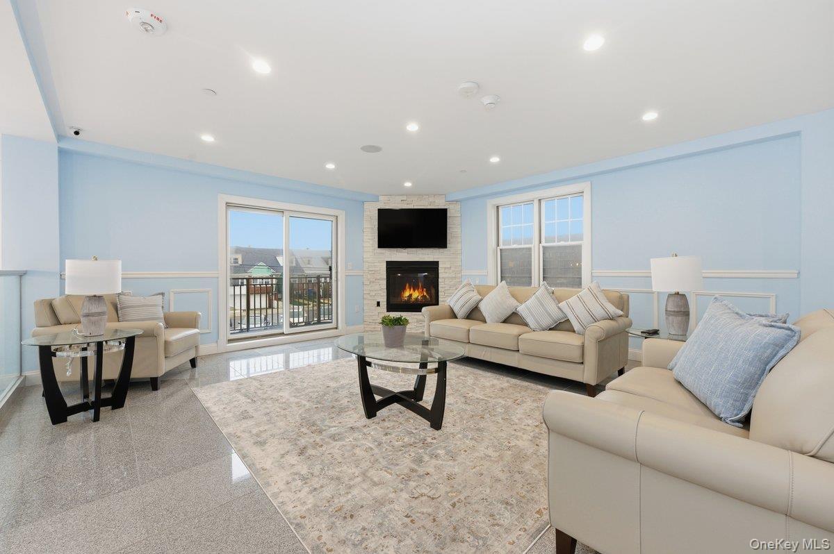 Condo Broadway  Nassau County, NY 11561, MLS-980410-4