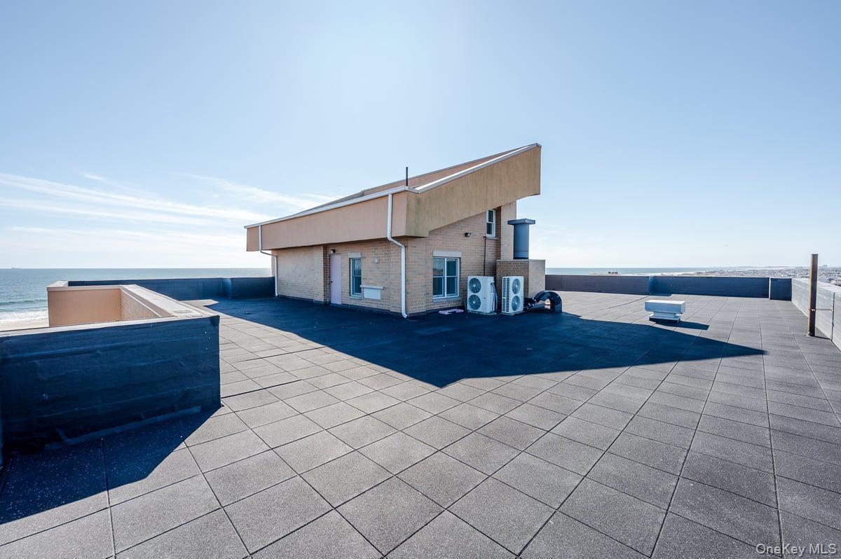 Condo Broadway  Nassau County, NY 11561, MLS-980410-40