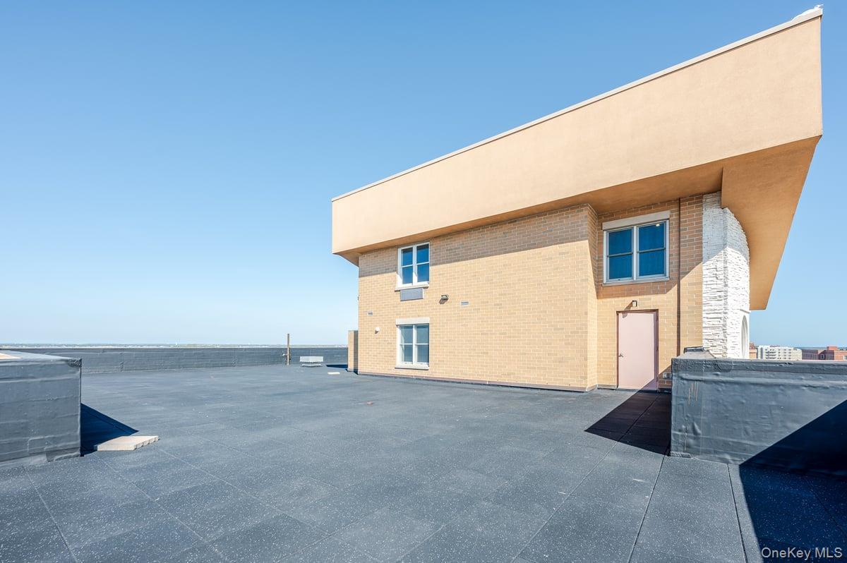 Condo Broadway  Nassau County, NY 11561, MLS-980410-41