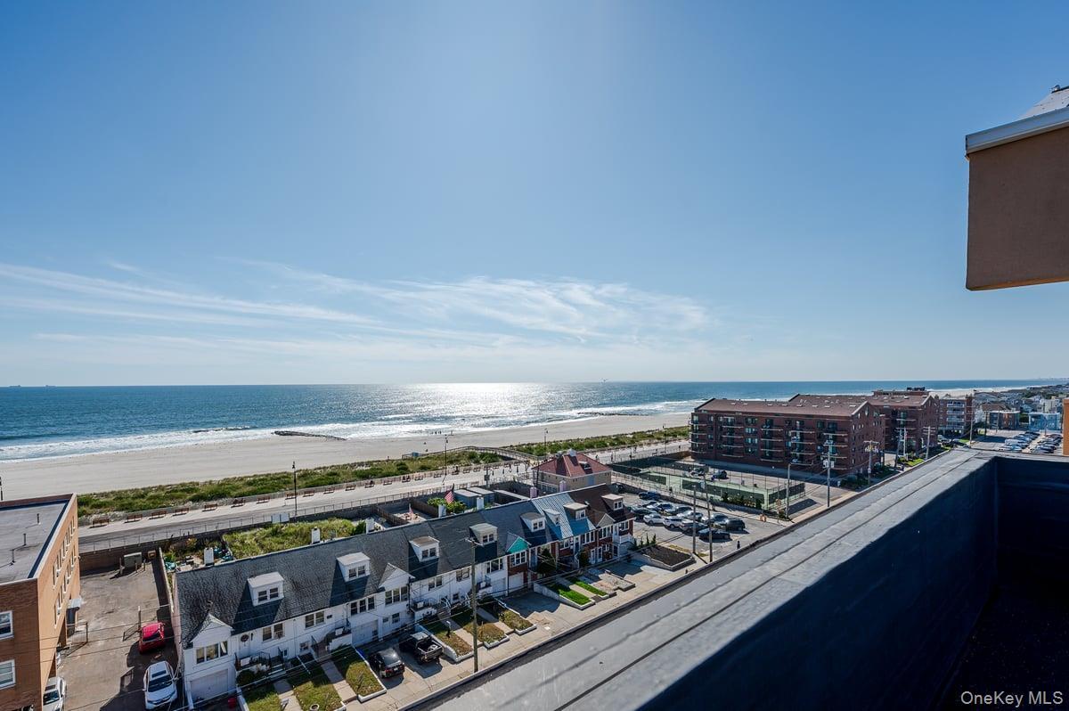 Condo Broadway  Nassau County, NY 11561, MLS-980410-43