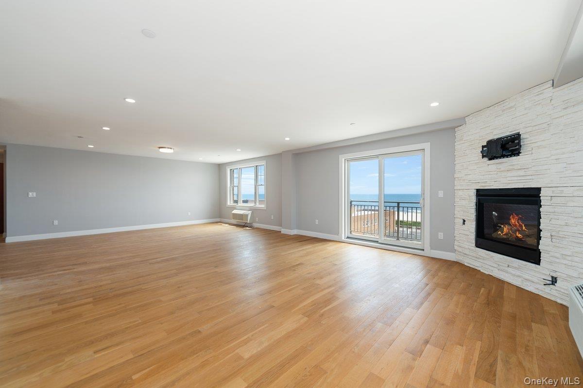 Condo Broadway  Nassau County, NY 11561, MLS-980410-9