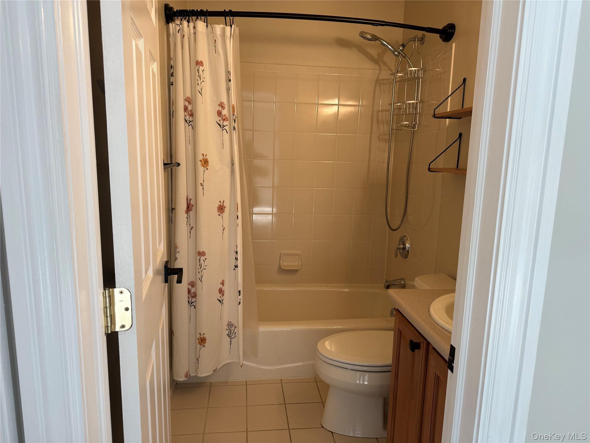 Condo Lorien  Suffolk County, NY 11747, MLS-980422-7