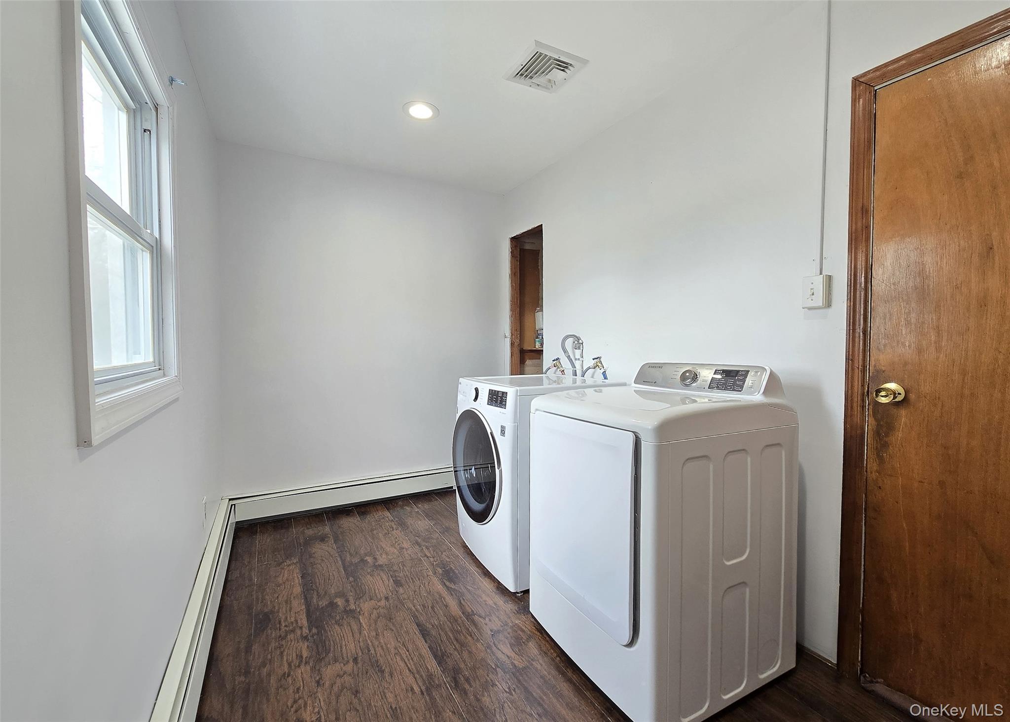 Single Family Browns  Suffolk County, NY 11767, MLS-980443-15