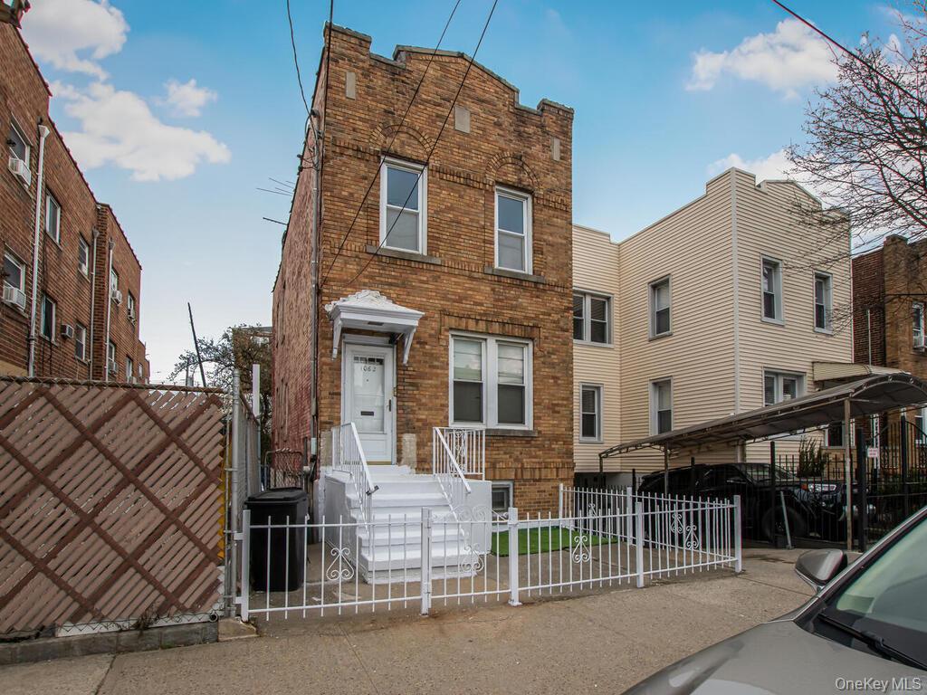 Single Family Calhoun  Bronx, NY 10465, MLS-980481-2