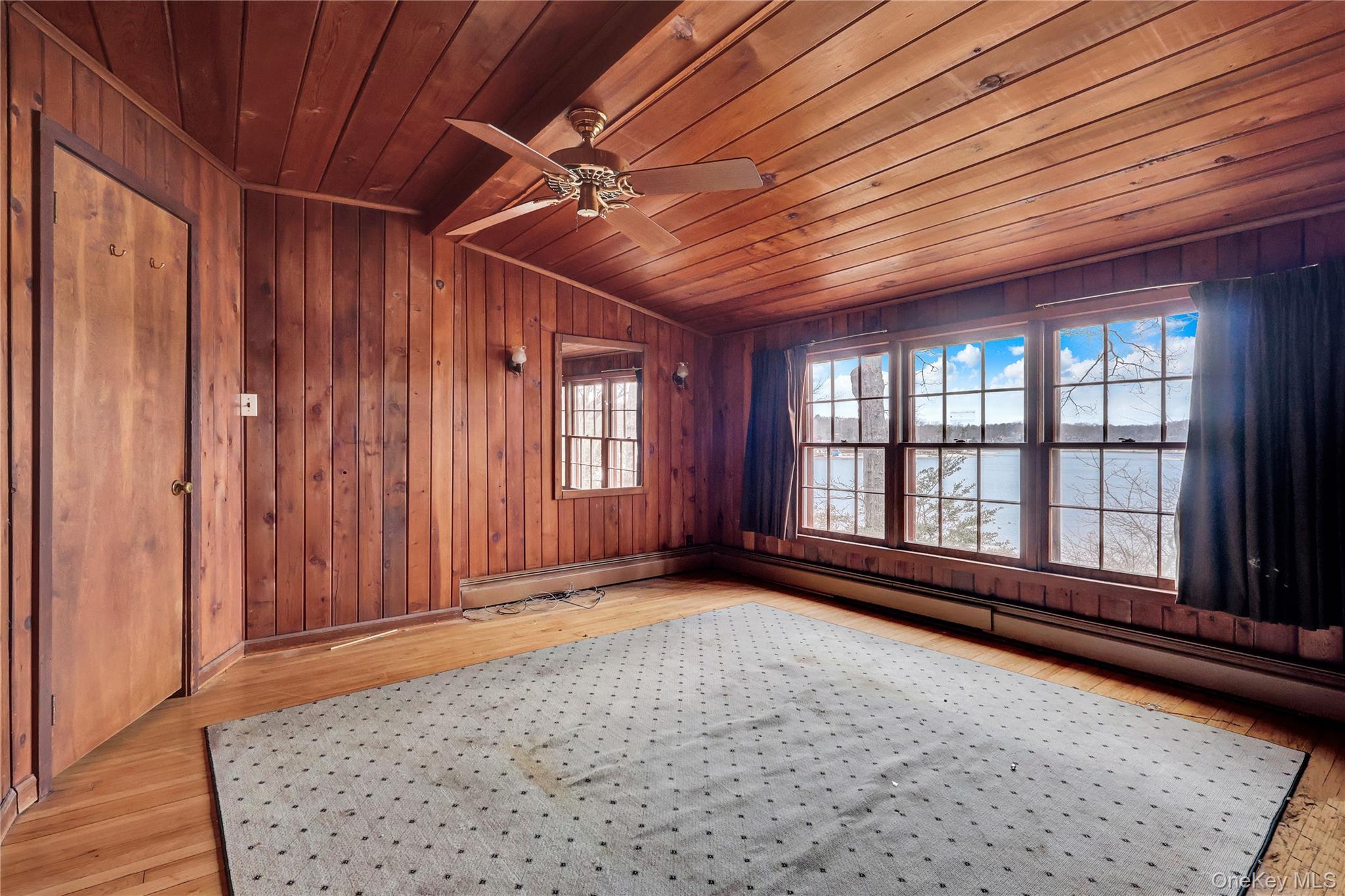 Single Family Lakeside  Suffolk County, NY 11961, MLS-980491-18