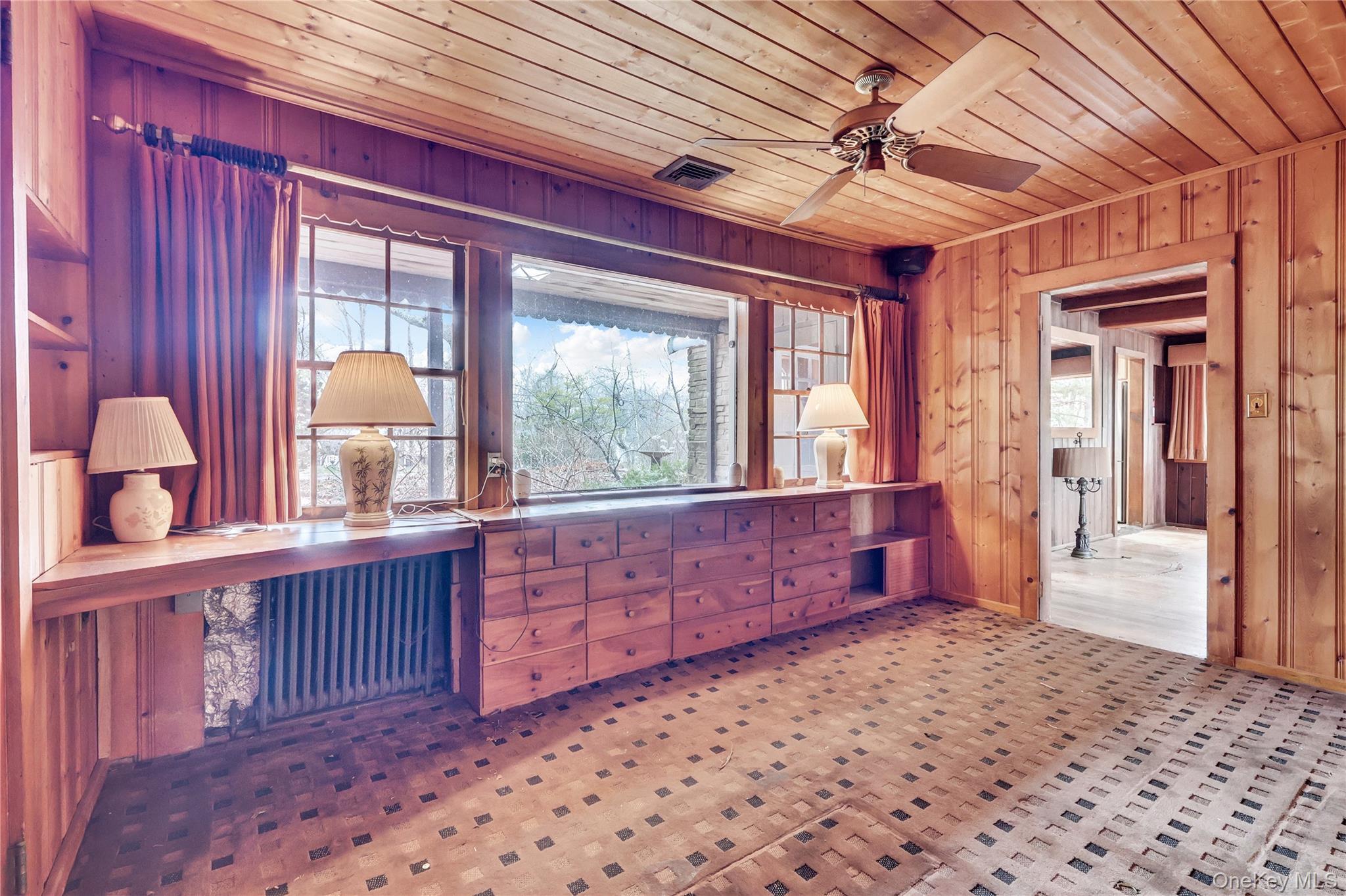 Single Family Lakeside  Suffolk County, NY 11961, MLS-980491-19