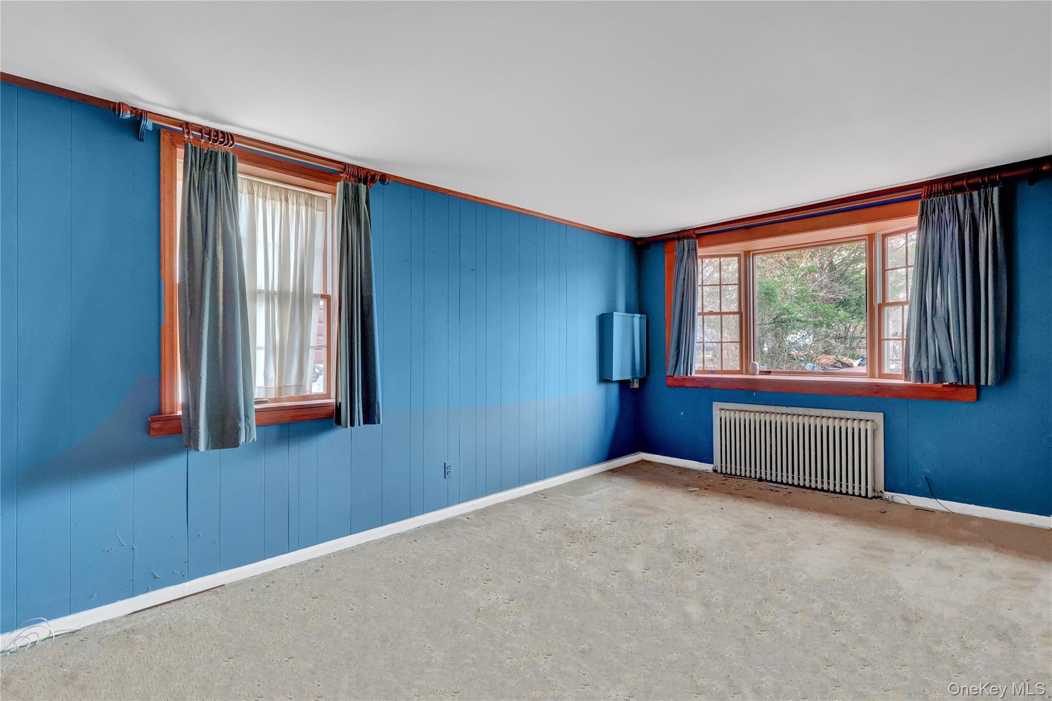 Single Family Lakeside  Suffolk County, NY 11961, MLS-980491-21