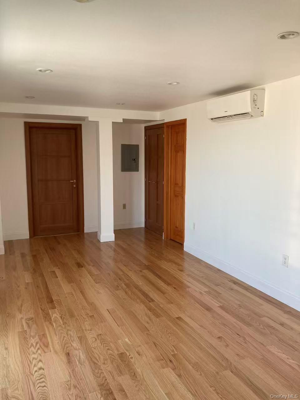 Apartment Beech  Queens, NY 11355, MLS-980500-2