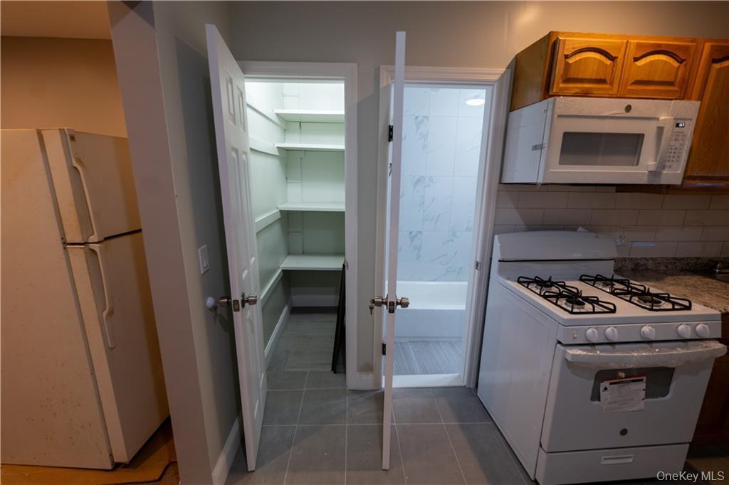Single Family Flatlands  Brooklyn, NY 11236, MLS-980514-20