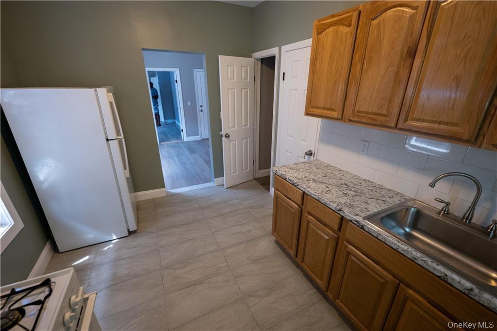 Single Family Flatlands  Brooklyn, NY 11236, MLS-980514-24