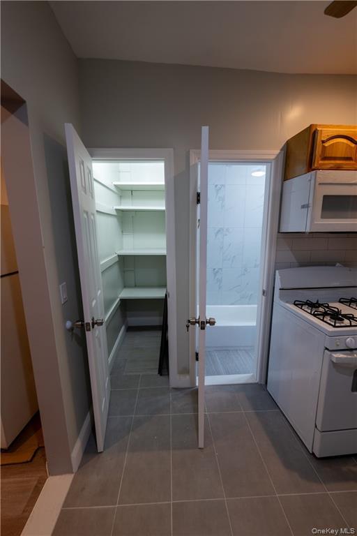 Single Family Flatlands  Brooklyn, NY 11236, MLS-980514-7