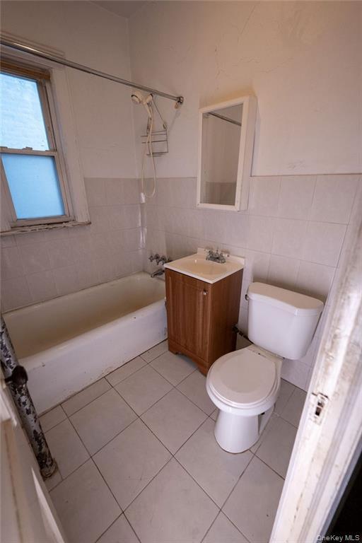 Single Family 104th  Brooklyn, NY 11236, MLS-980522-6