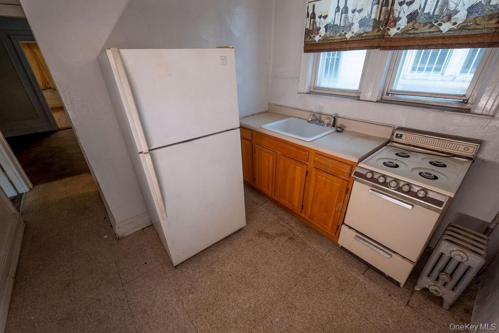 Single Family 104th  Brooklyn, NY 11236, MLS-980522-8