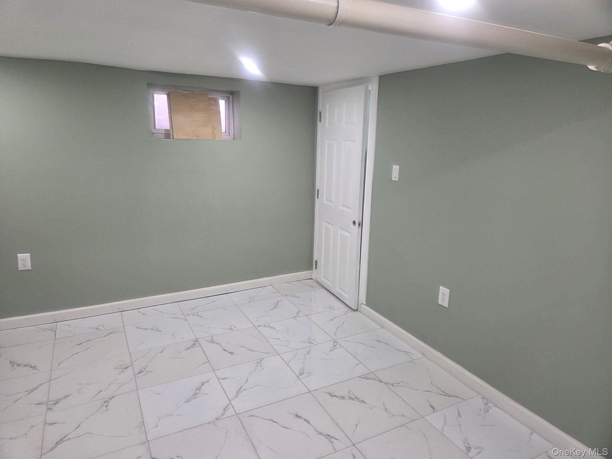 Single Family 95th Avenue  Queens, NY 11419, MLS-980529-22