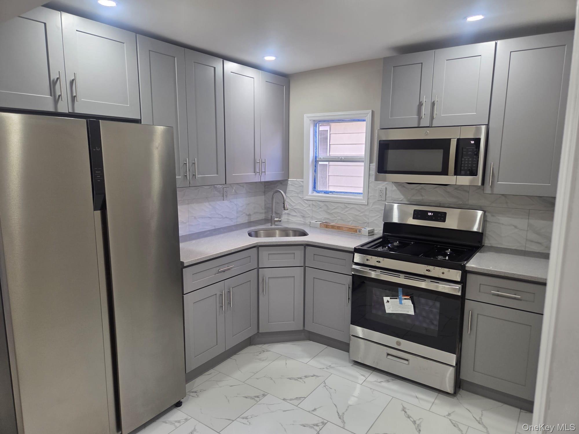 Single Family 95th Avenue  Queens, NY 11419, MLS-980529-9