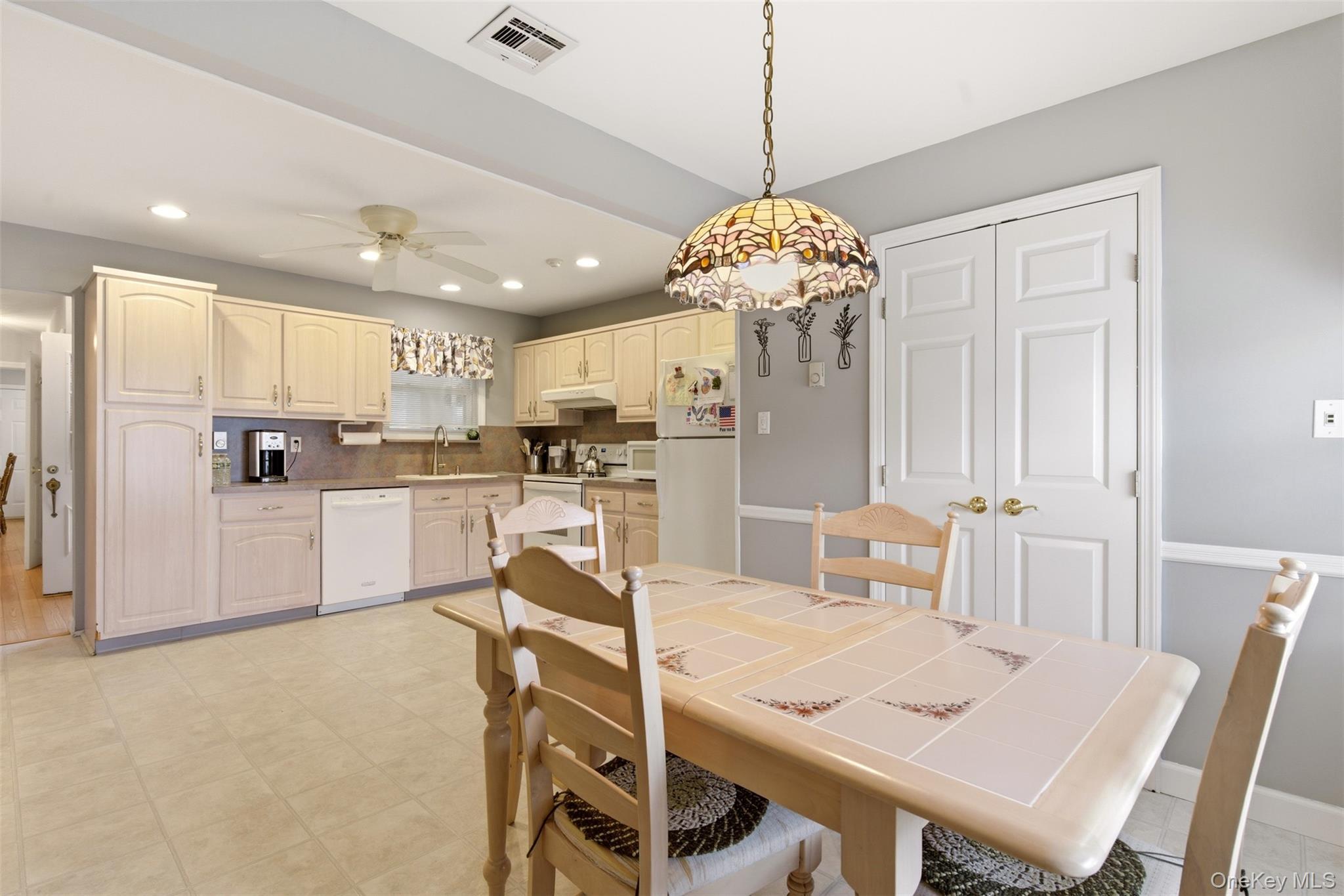 Condo Forge  Suffolk County, NY 11727, MLS-980536-10