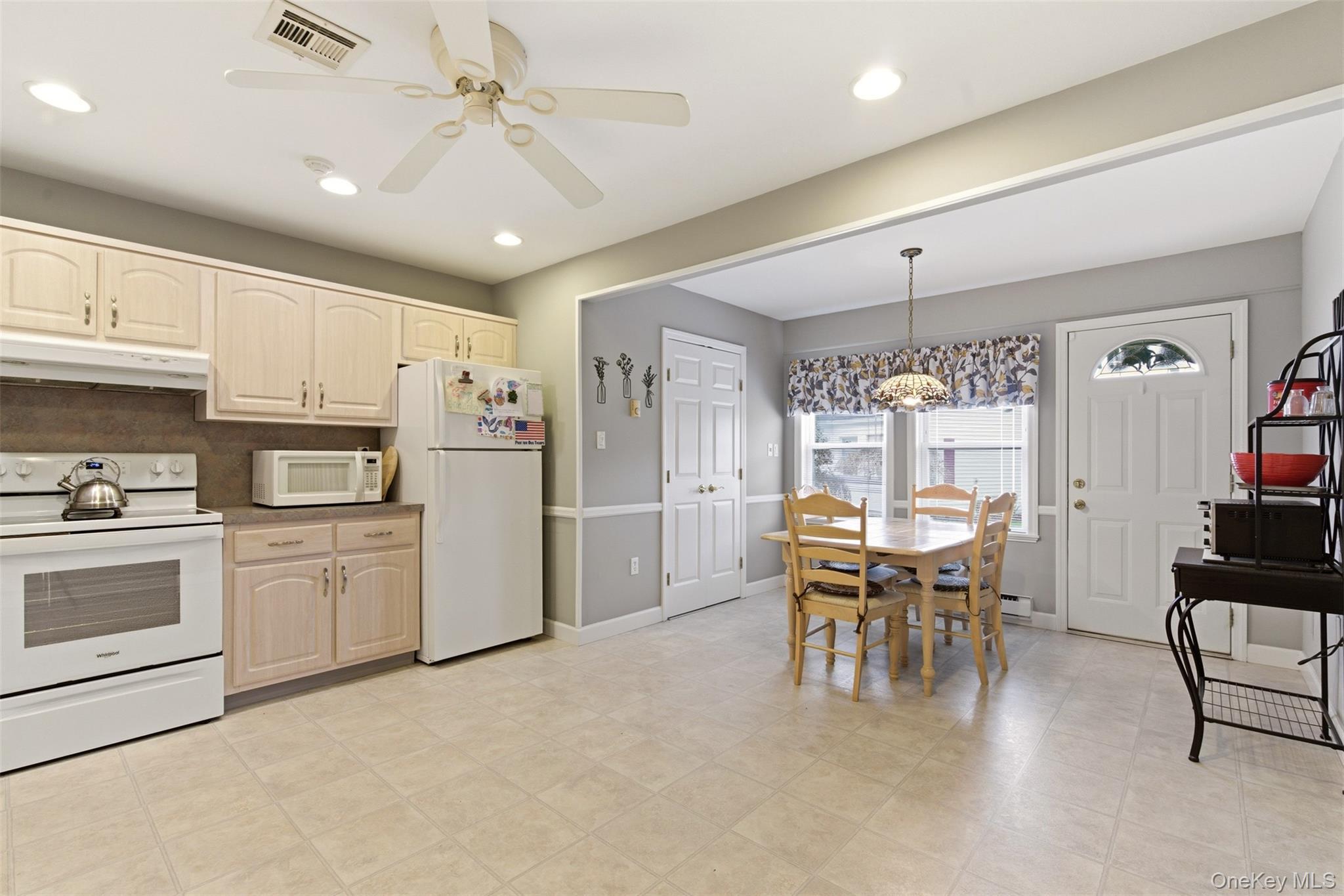 Condo Forge  Suffolk County, NY 11727, MLS-980536-6