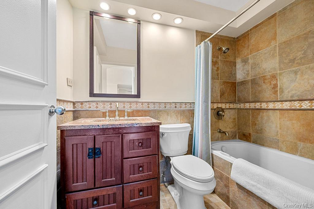 Condo Bay Club  Queens, NY 11360, MLS-980541-17