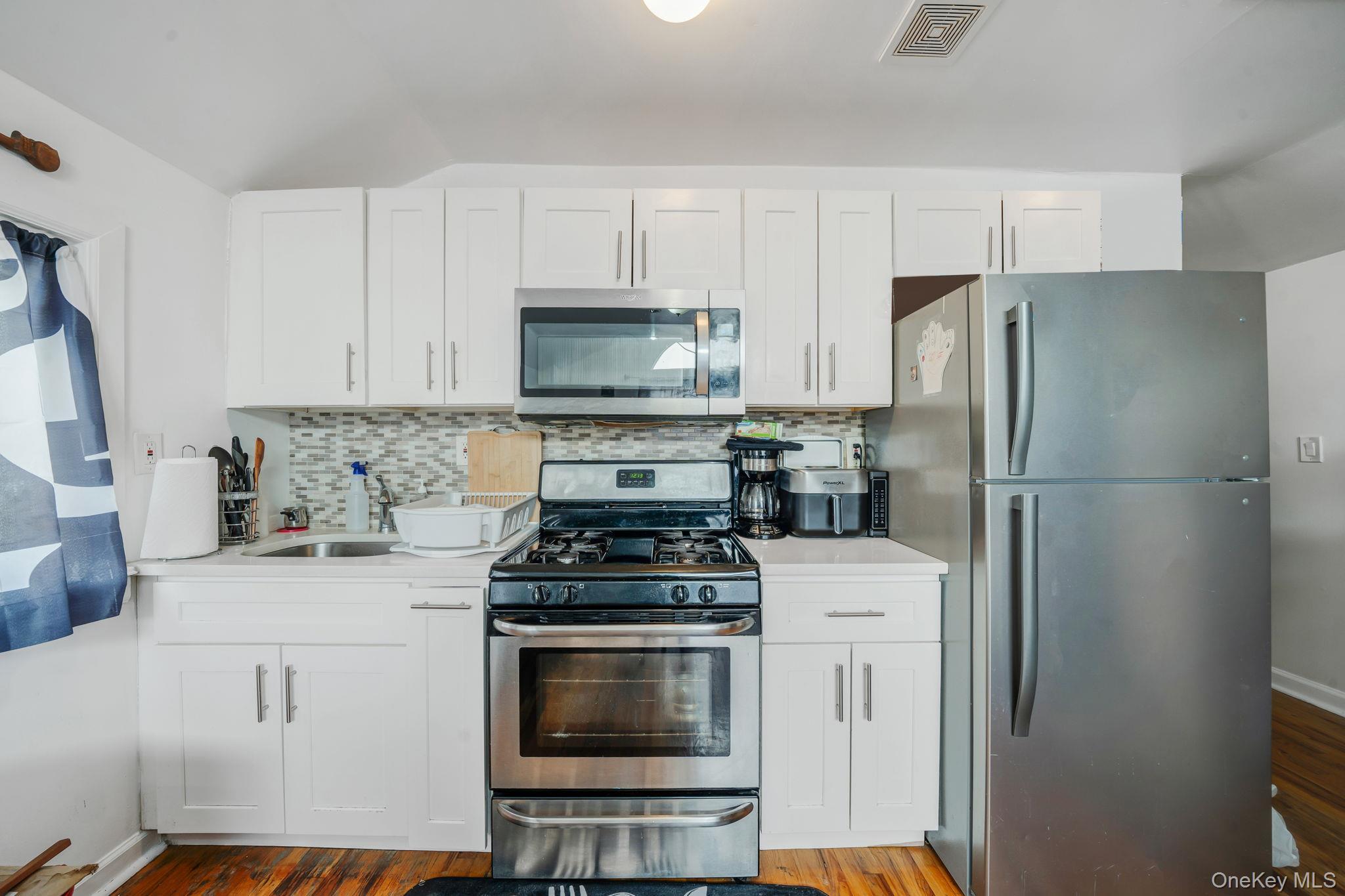 Single Family Sampson Bronx, NY 10465, MLS-980550-13