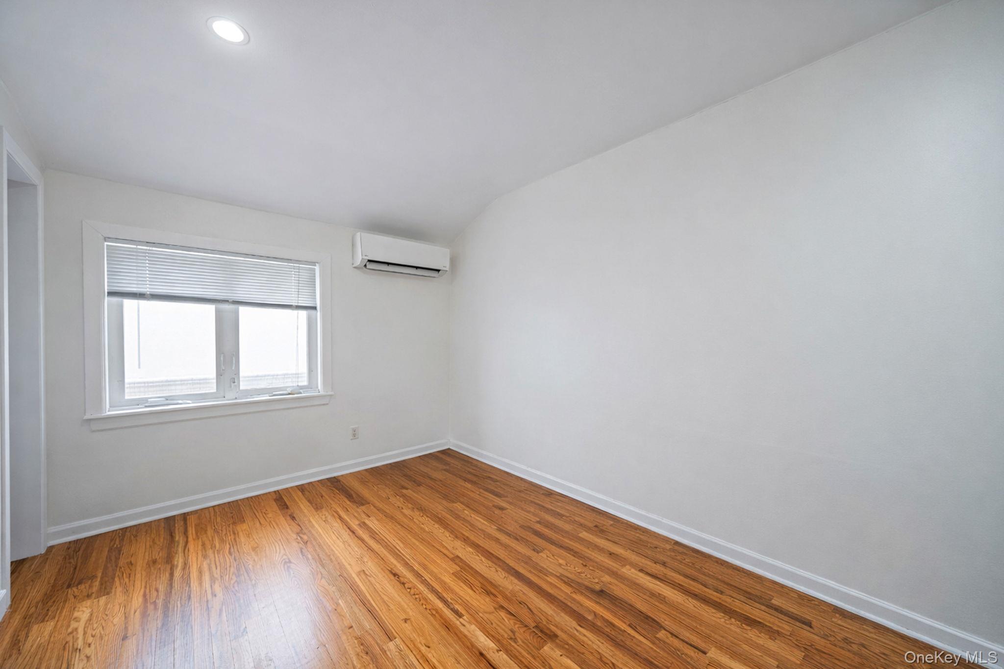 Single Family Sampson Bronx, NY 10465, MLS-980550-16