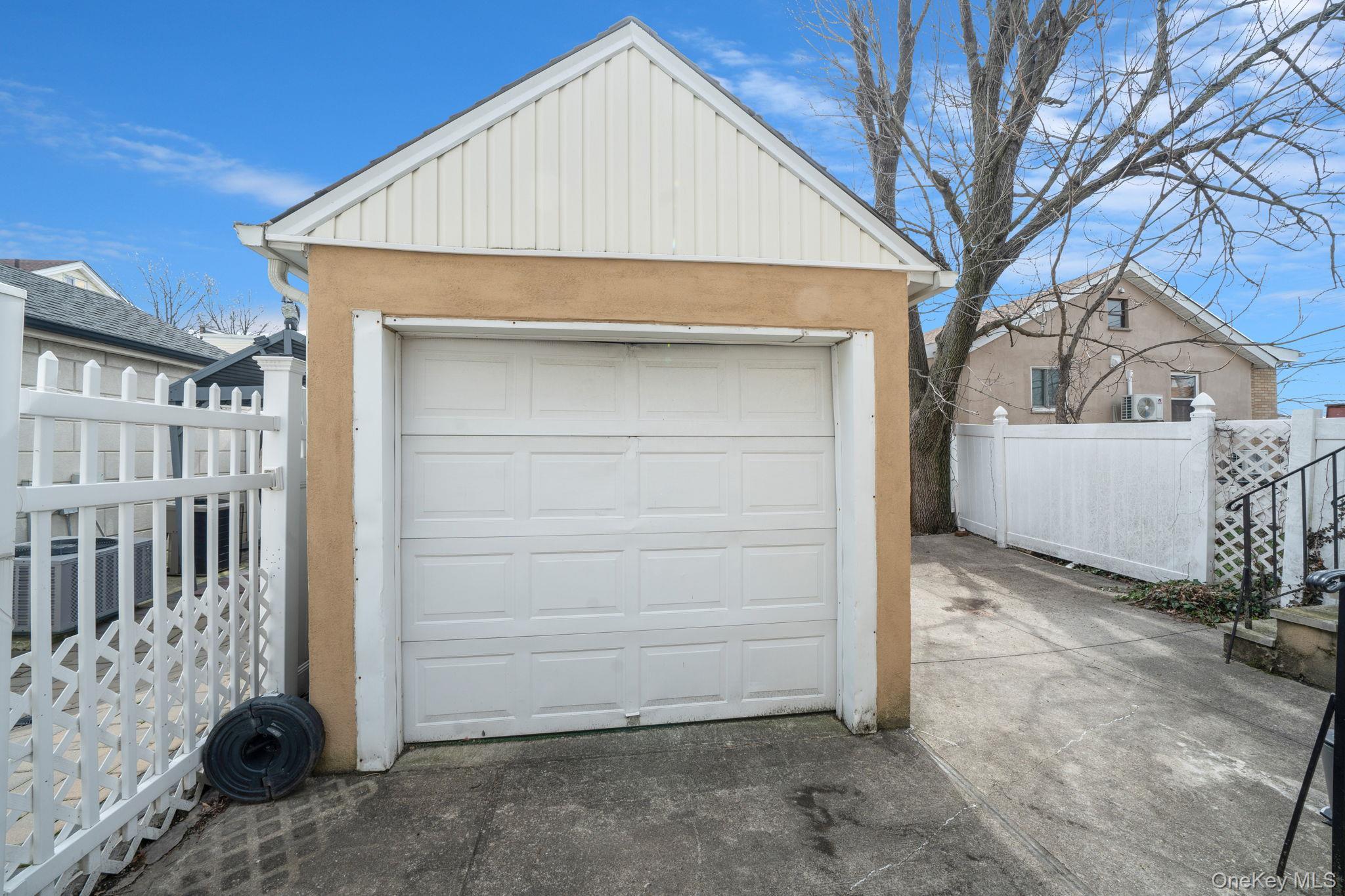 Single Family Sampson Bronx, NY 10465, MLS-980550-21