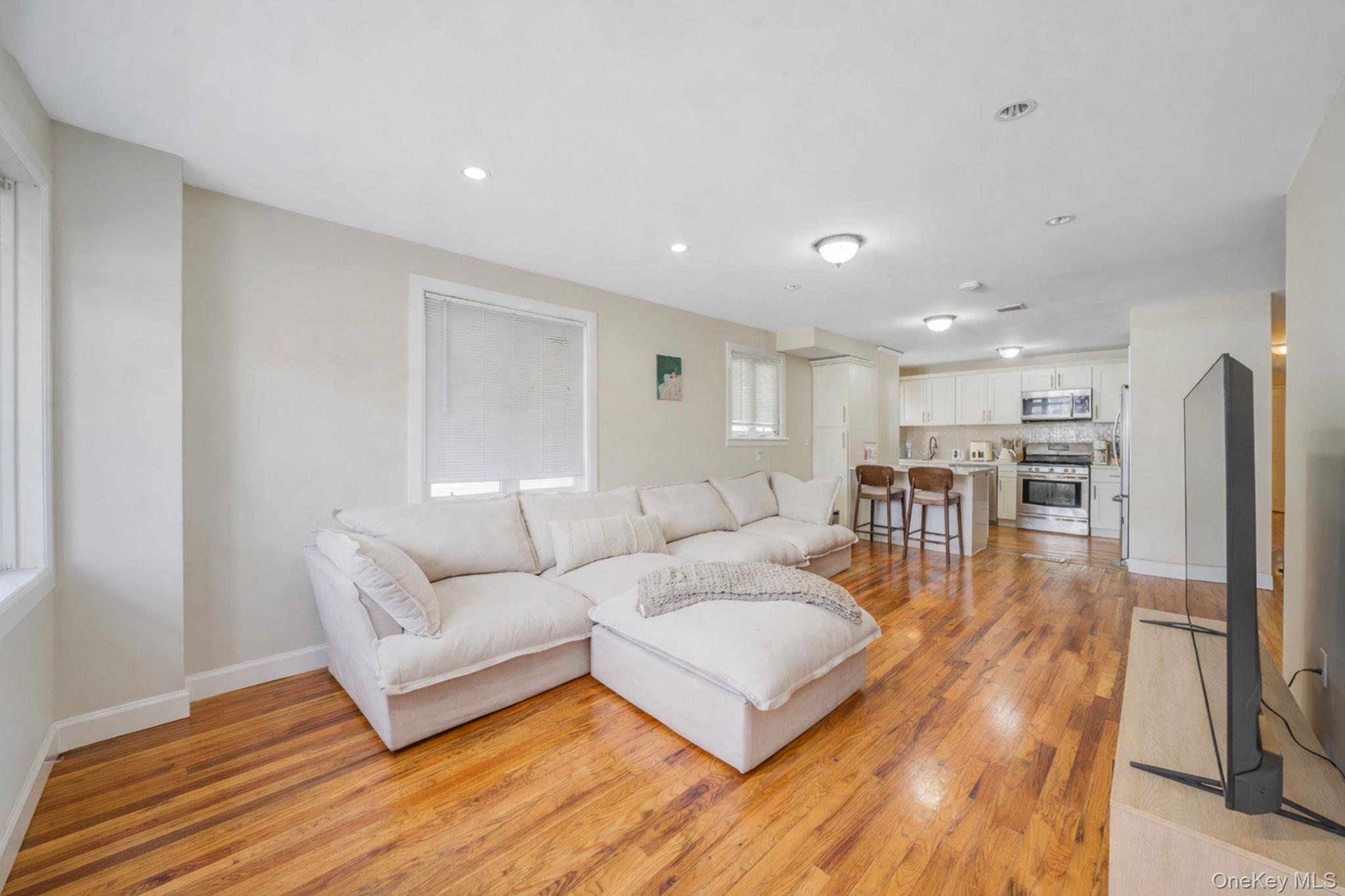 Single Family Sampson Bronx, NY 10465, MLS-980550-4