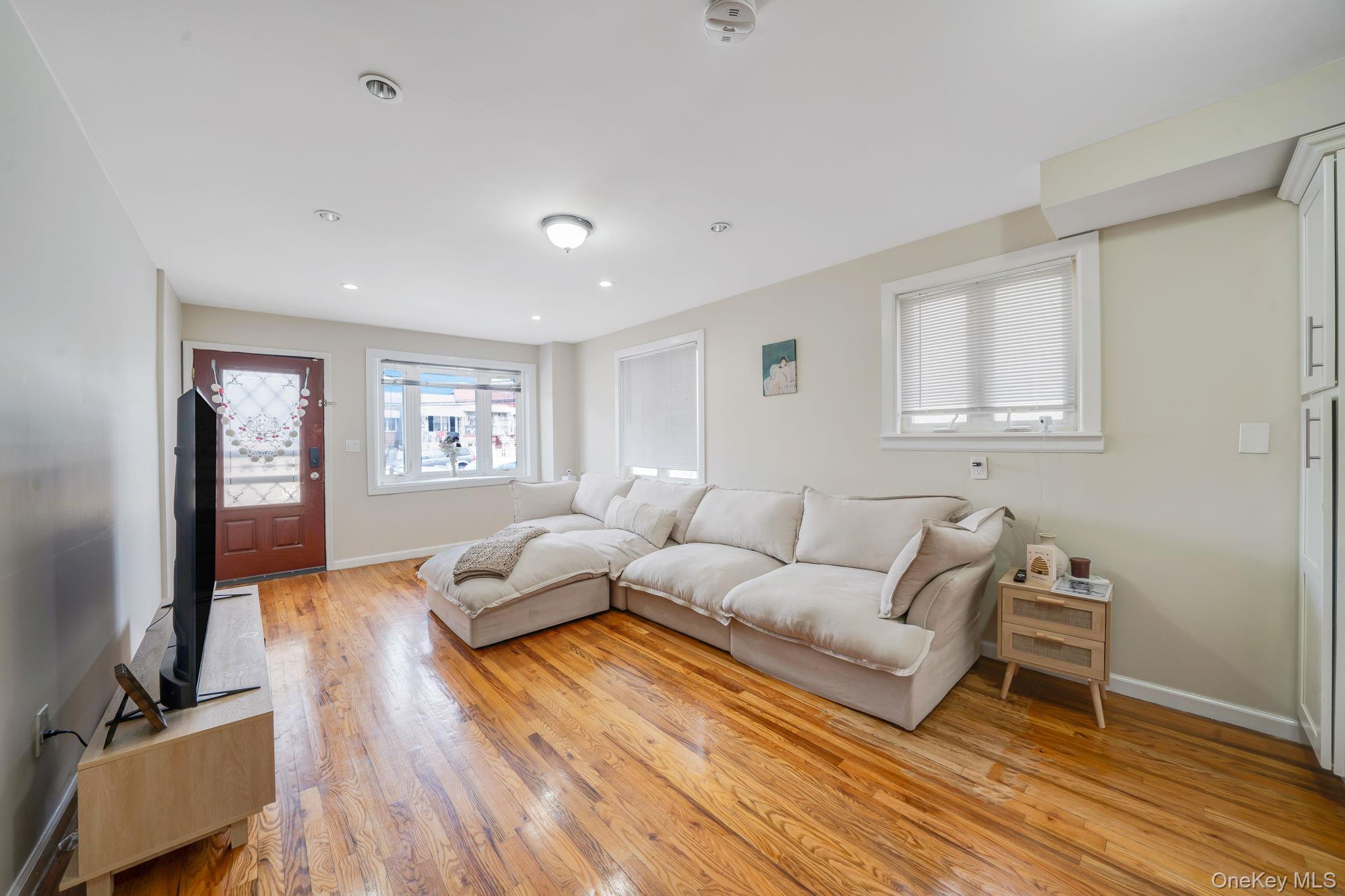 Single Family Sampson Bronx, NY 10465, MLS-980550-5