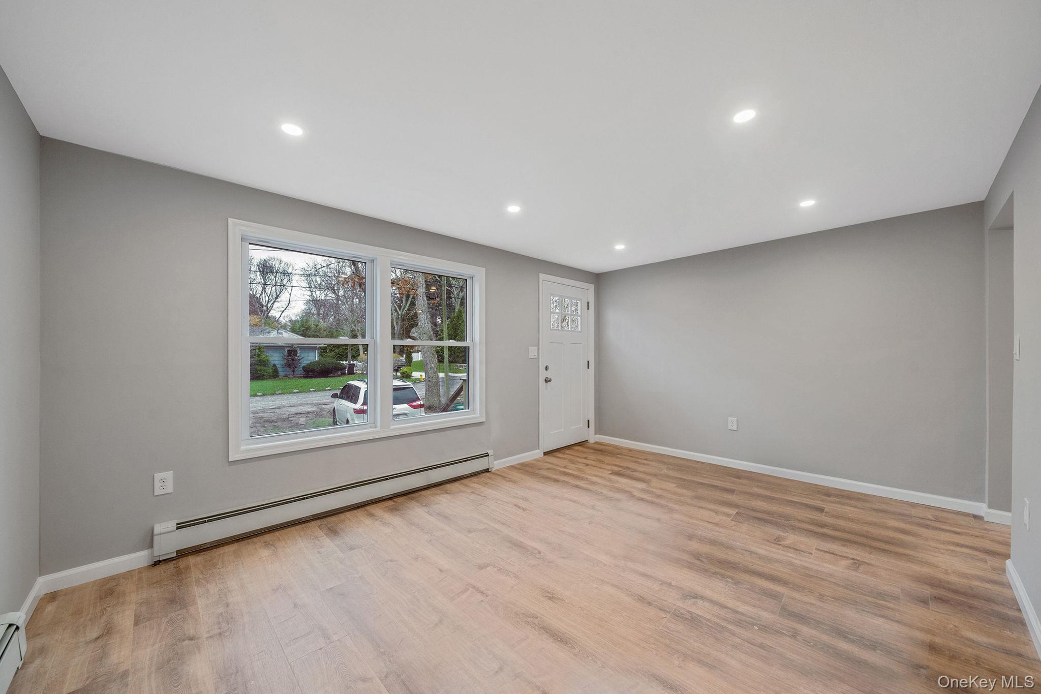 Single Family Dale  Suffolk County, NY 11901, MLS-980552-13