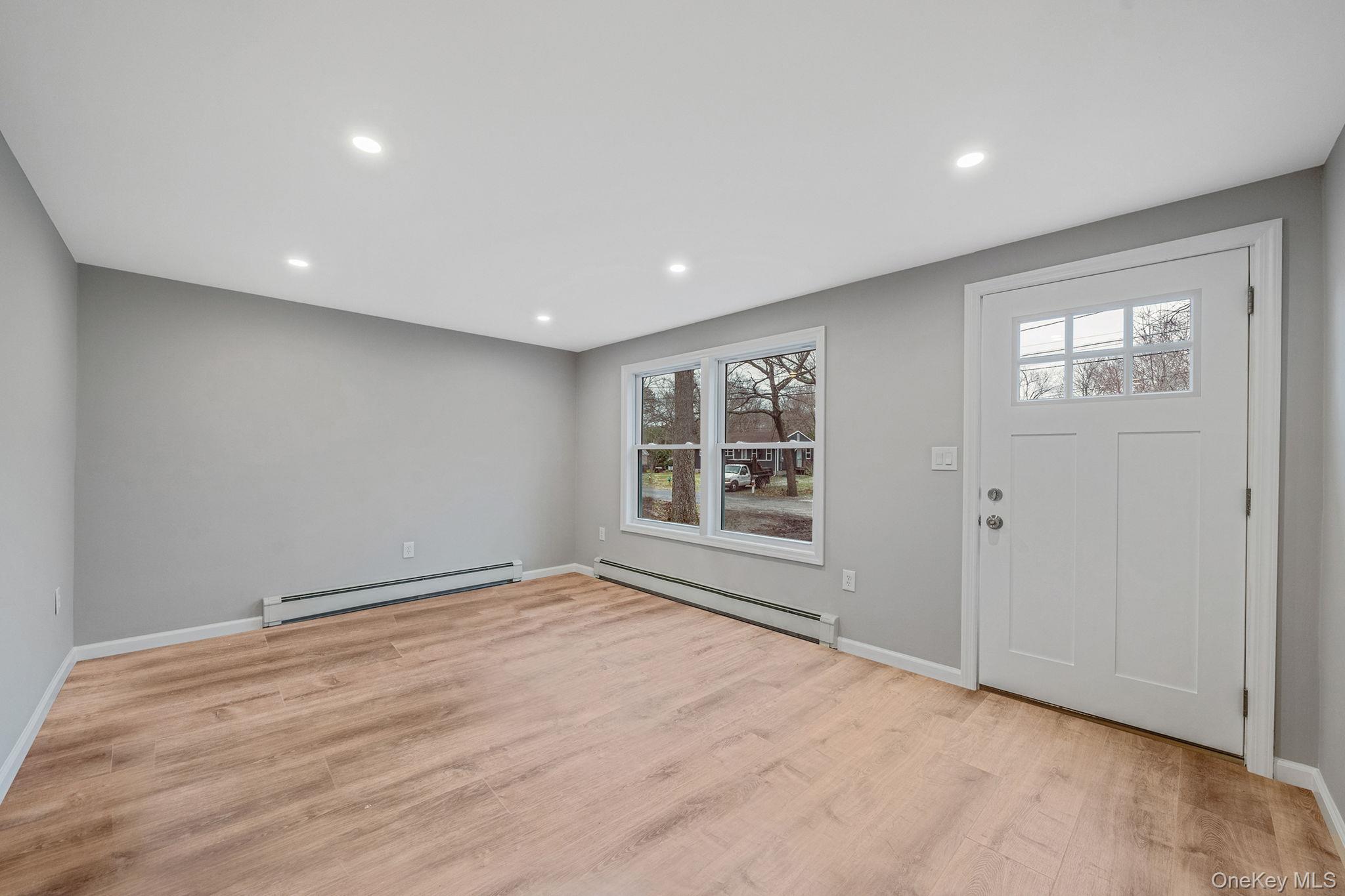 Single Family Dale  Suffolk County, NY 11901, MLS-980552-14