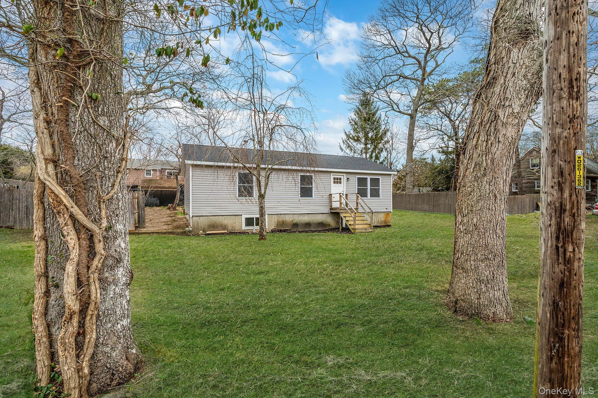 Single Family Dale  Suffolk County, NY 11901, MLS-980552-4