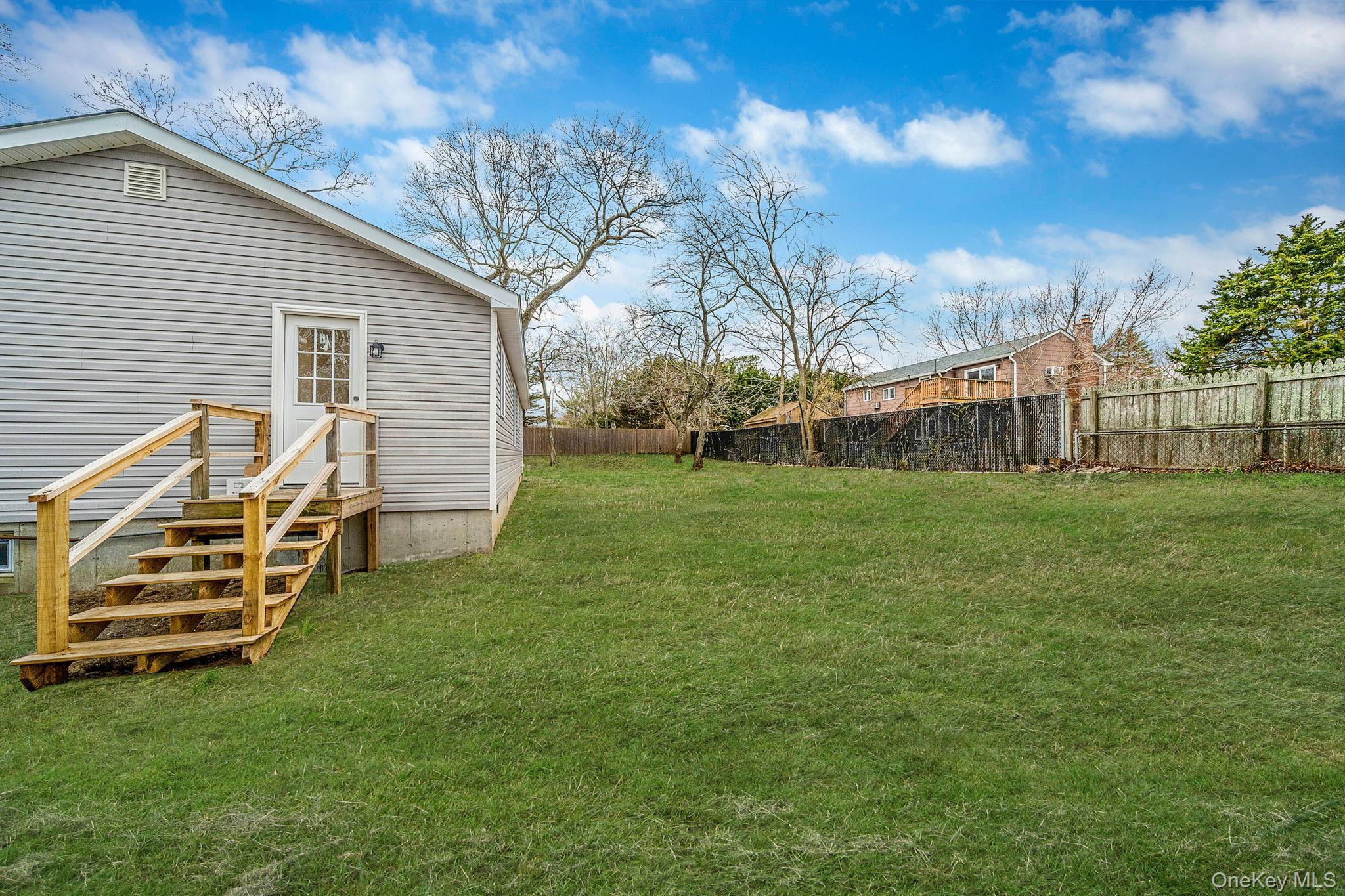 Single Family Dale  Suffolk County, NY 11901, MLS-980552-5