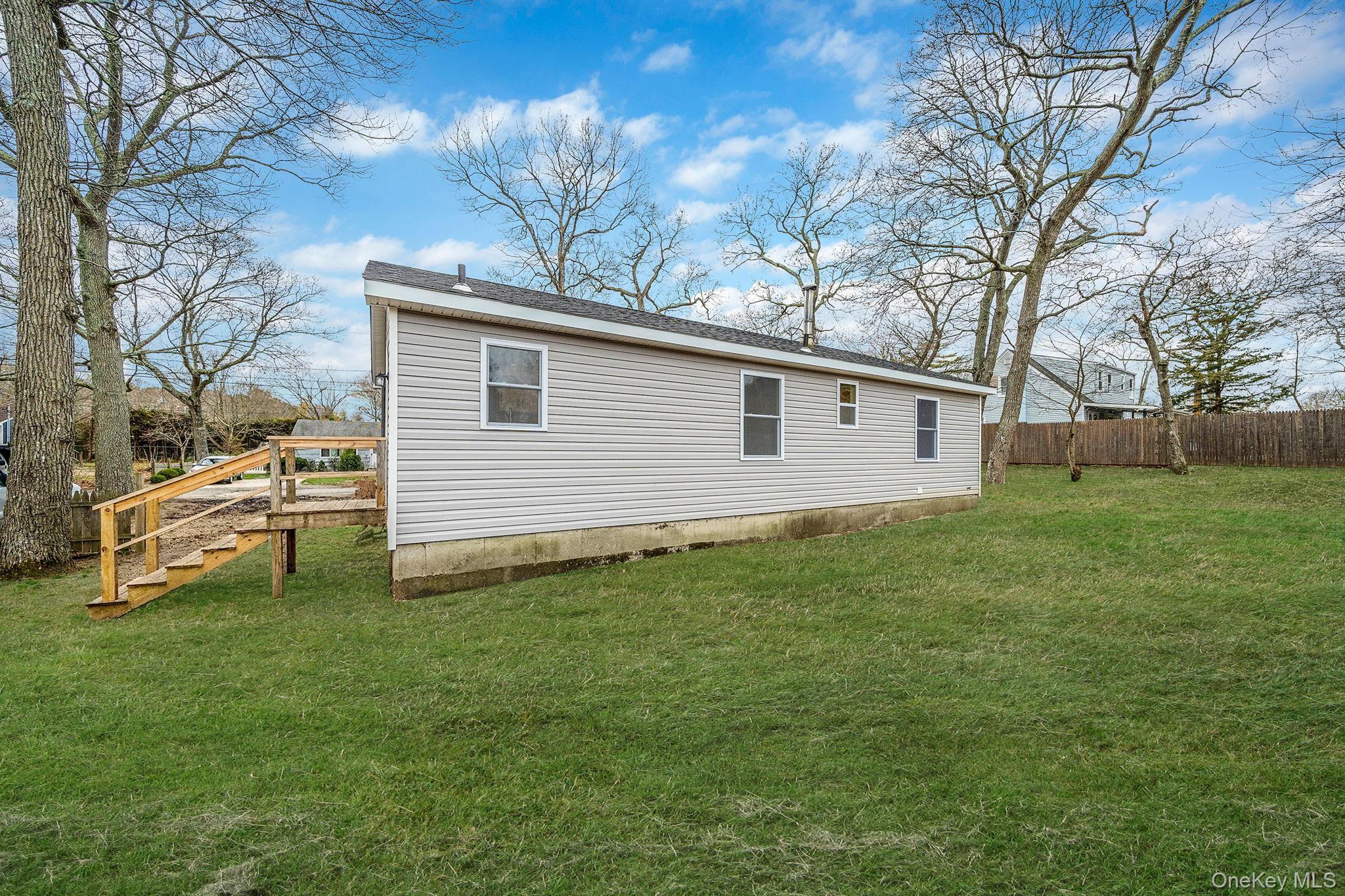 Single Family Dale  Suffolk County, NY 11901, MLS-980552-6