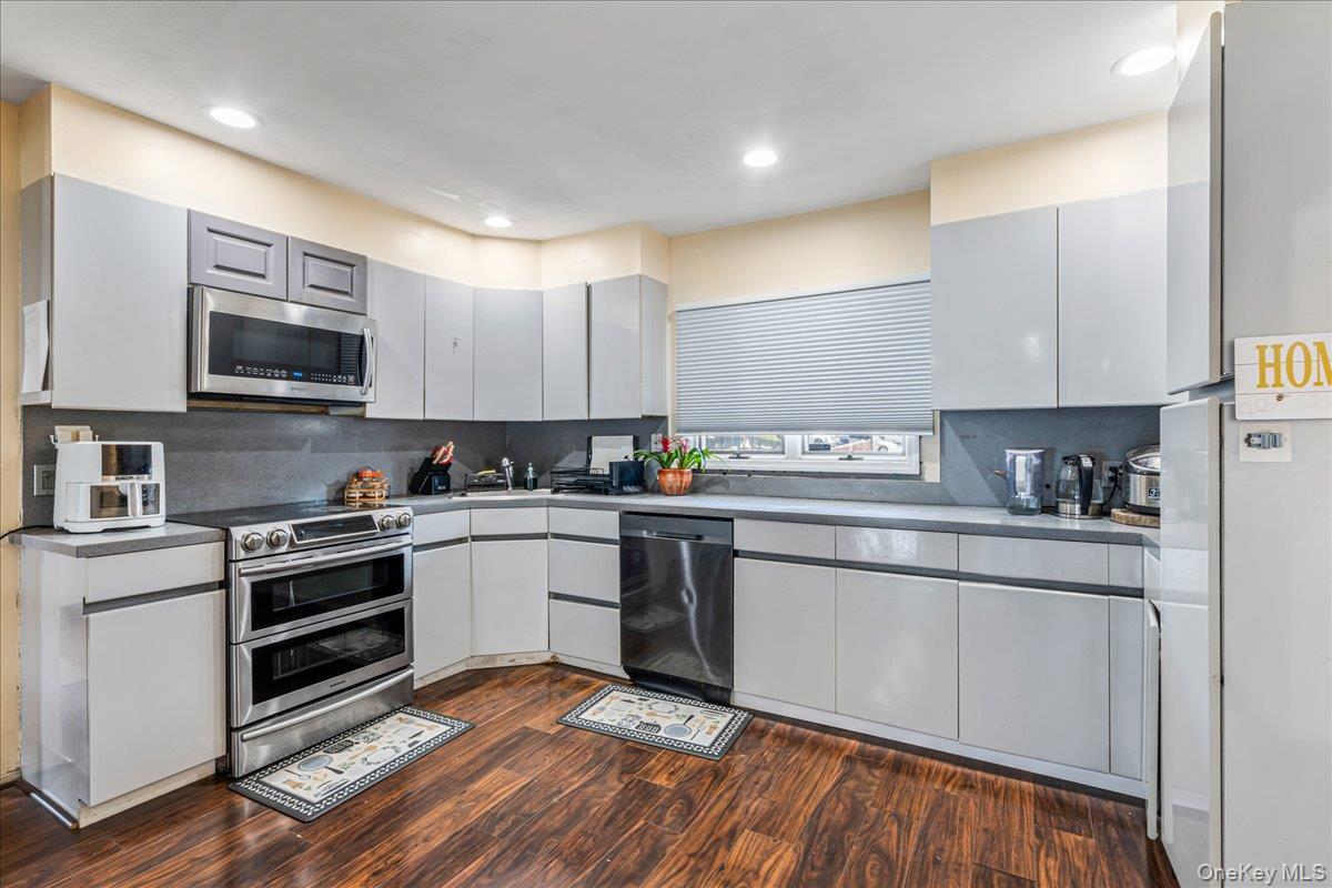 Single Family Prentice  Nassau County, NY 11756, MLS-980563-6