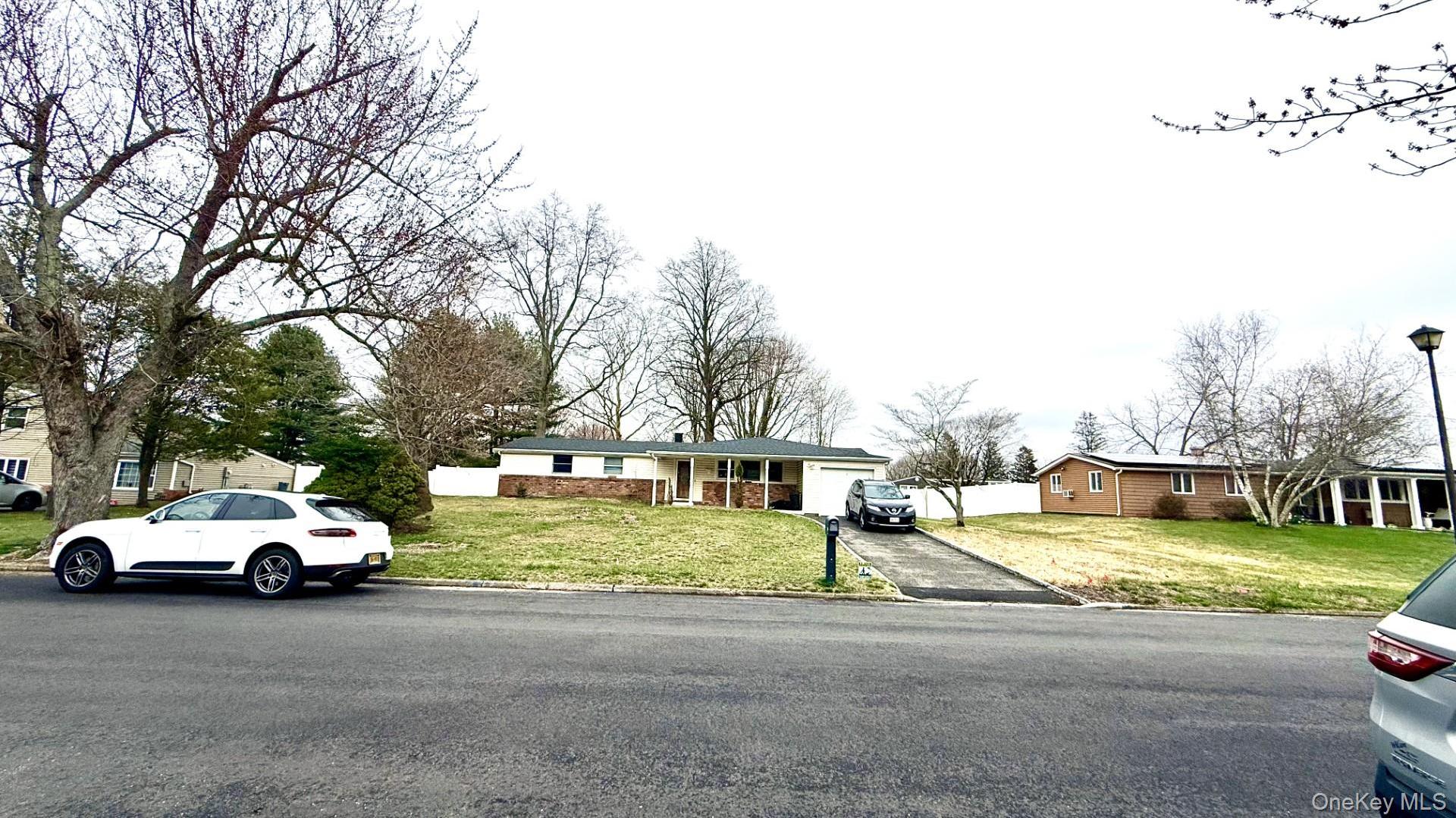 Single Family University Heights  Suffolk County, NY 11790, MLS-980564-4