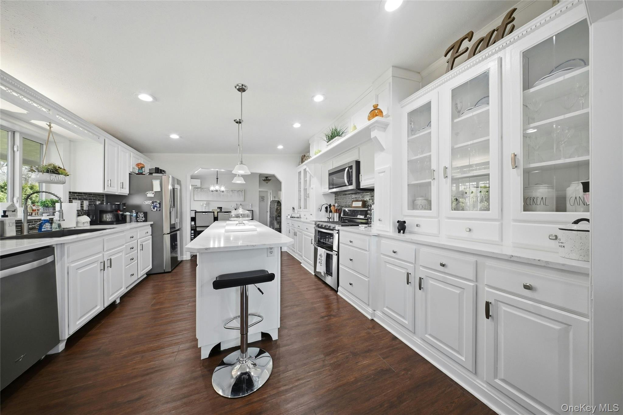 Single Family Old Country  Suffolk County, NY 11901, MLS-980567-14