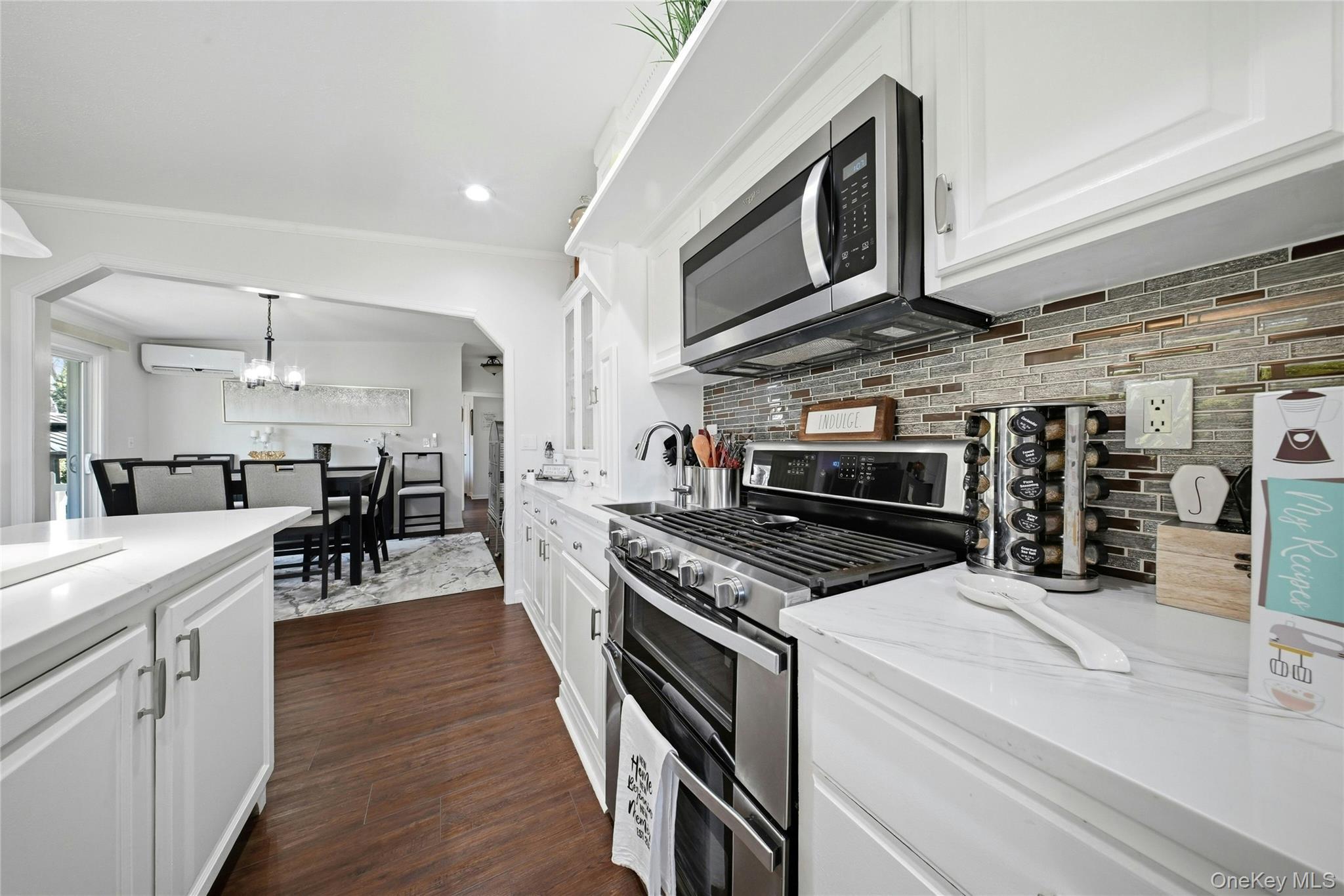 Single Family Old Country  Suffolk County, NY 11901, MLS-980567-17