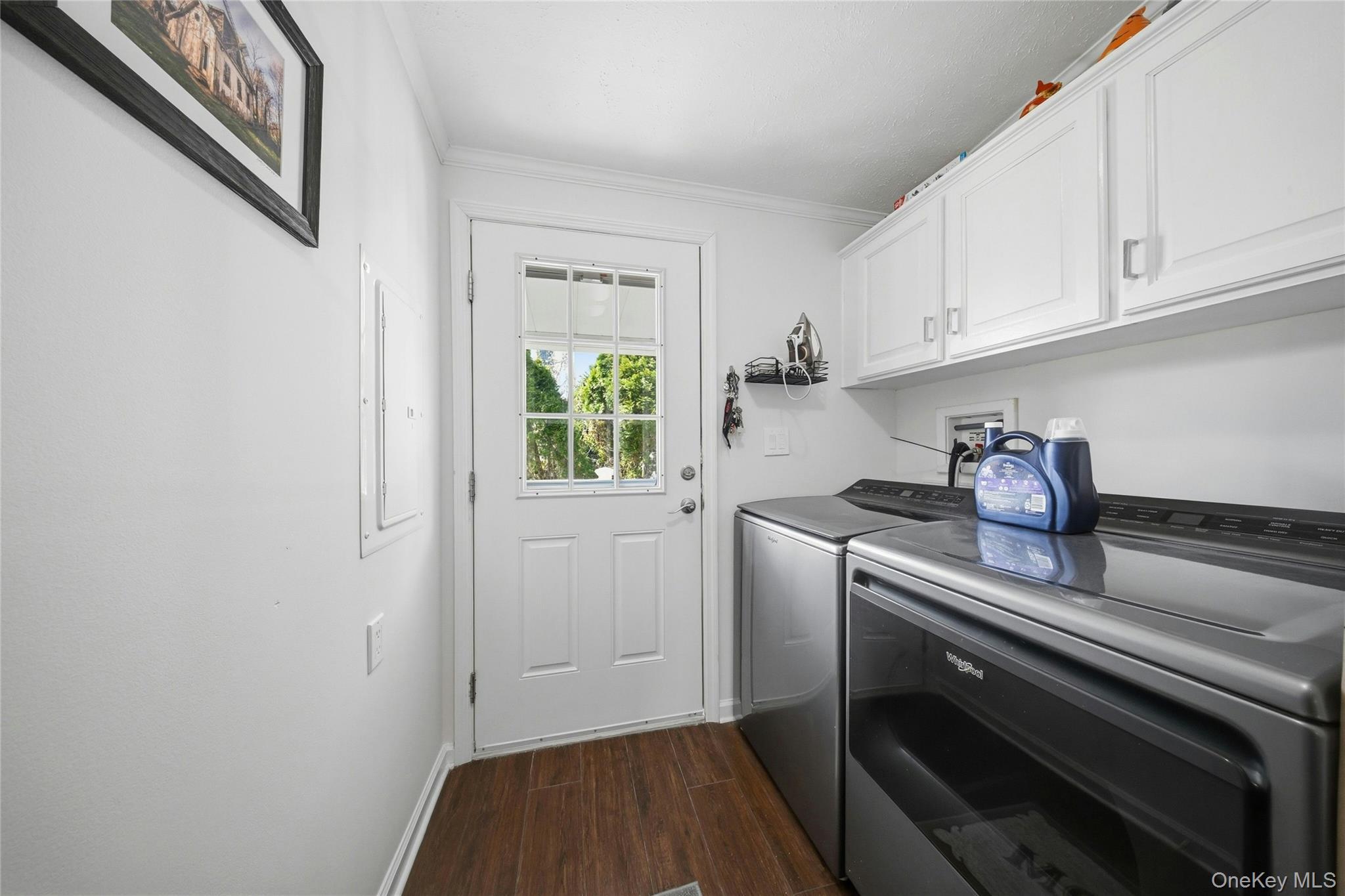 Single Family Old Country  Suffolk County, NY 11901, MLS-980567-25