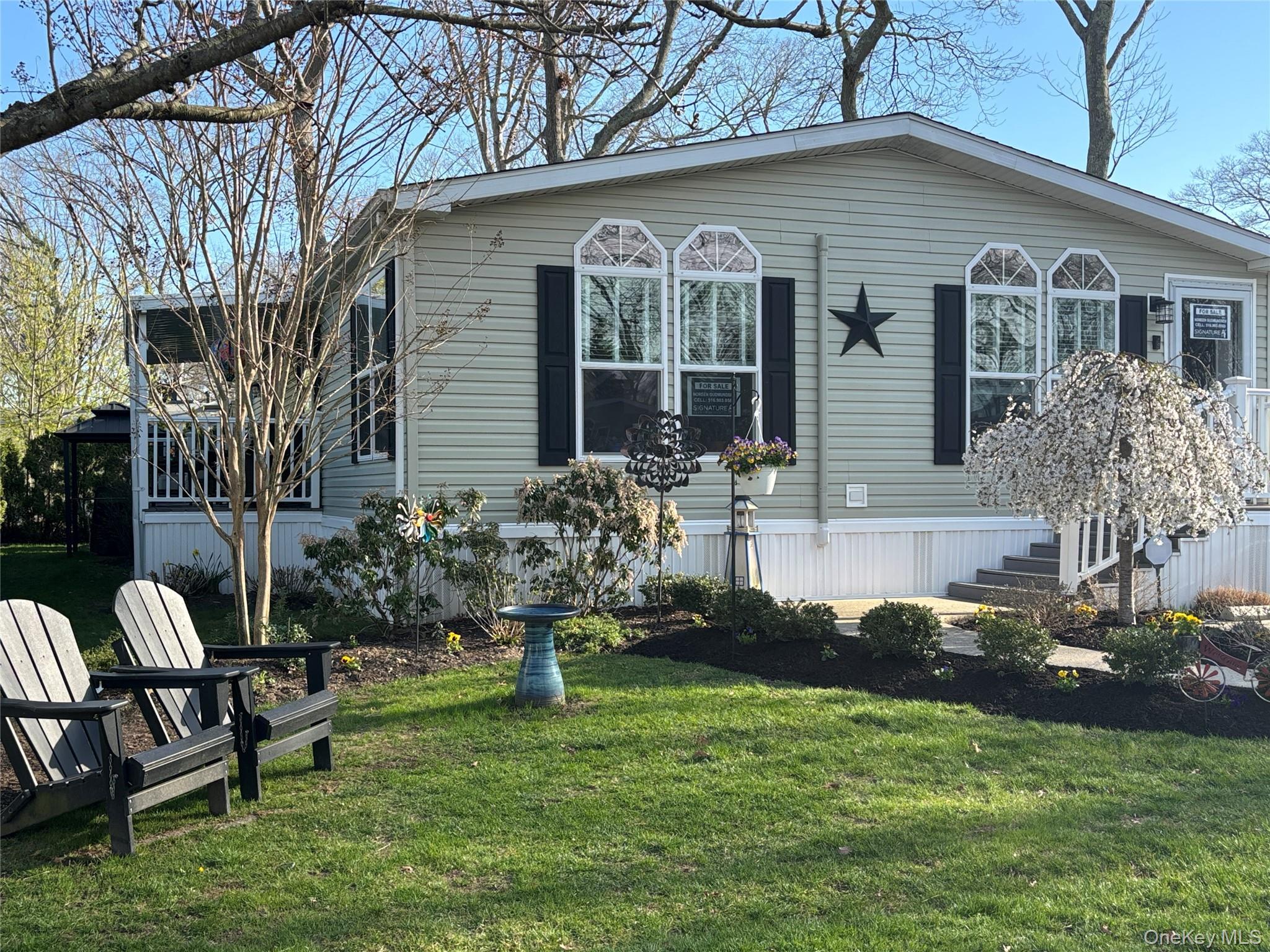 Single Family Old Country  Suffolk County, NY 11901, MLS-980567-44