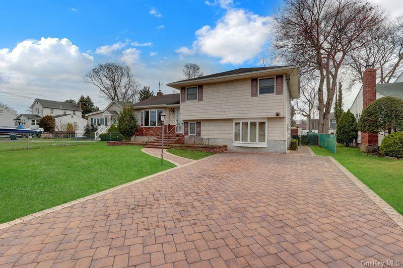 Single Family Independence  Suffolk County, NY 11702, MLS-980570-3