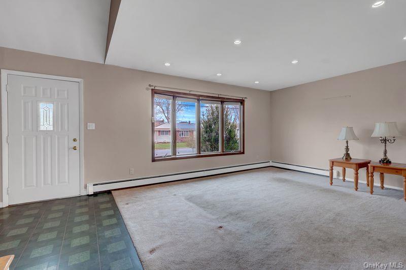 Single Family Independence  Suffolk County, NY 11702, MLS-980570-8