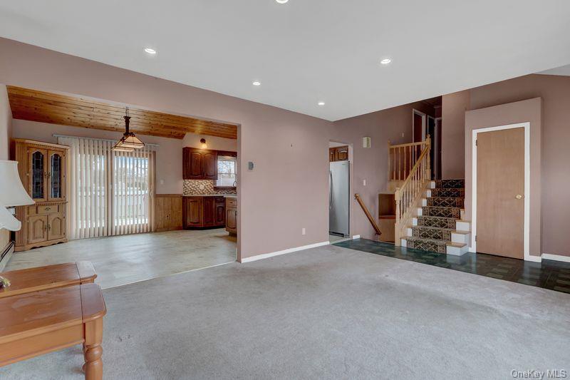 Single Family Independence  Suffolk County, NY 11702, MLS-980570-9
