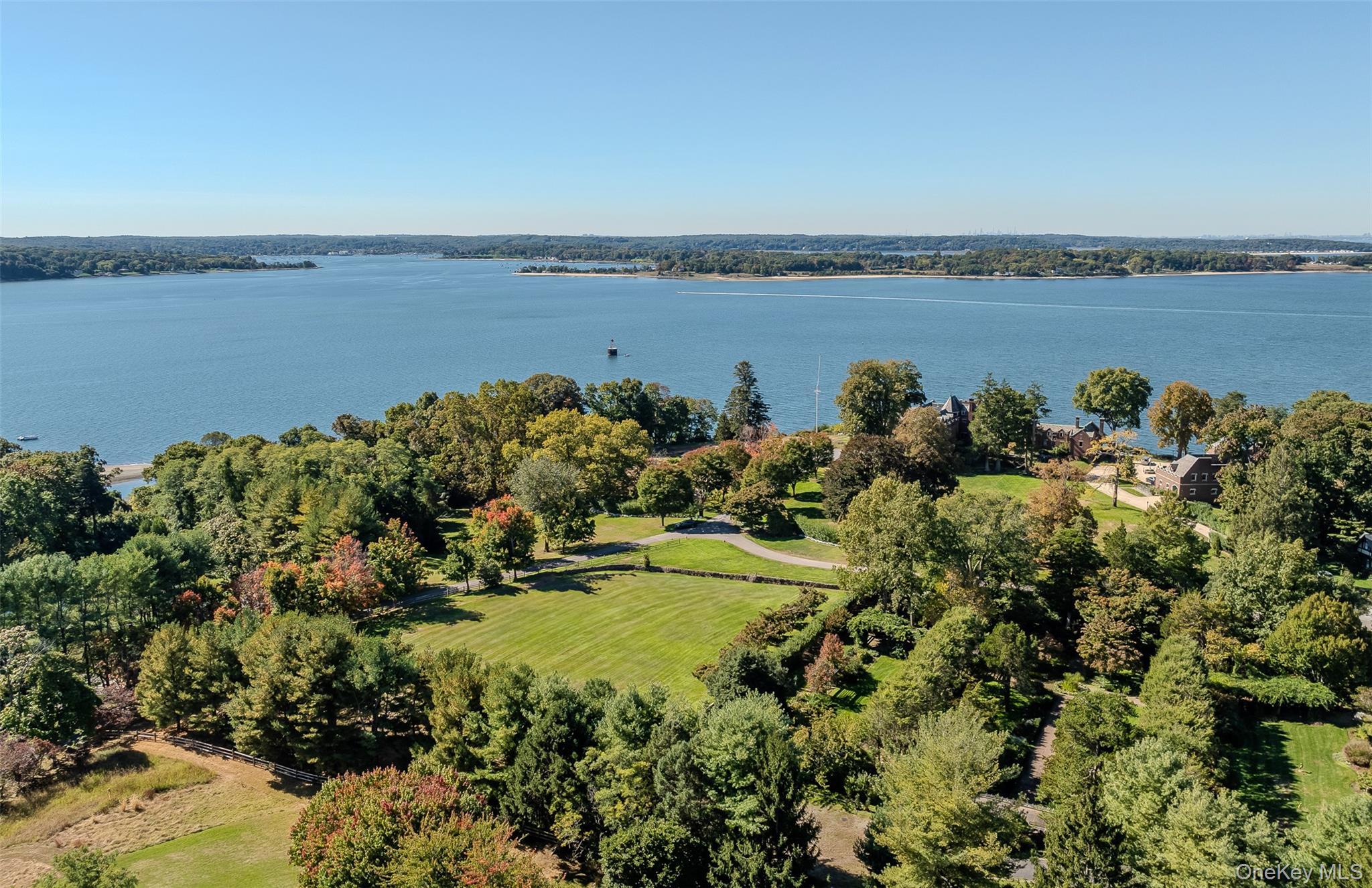 Single Family Fort Hill Drive  Suffolk County, NY 11743, MLS-980600-2