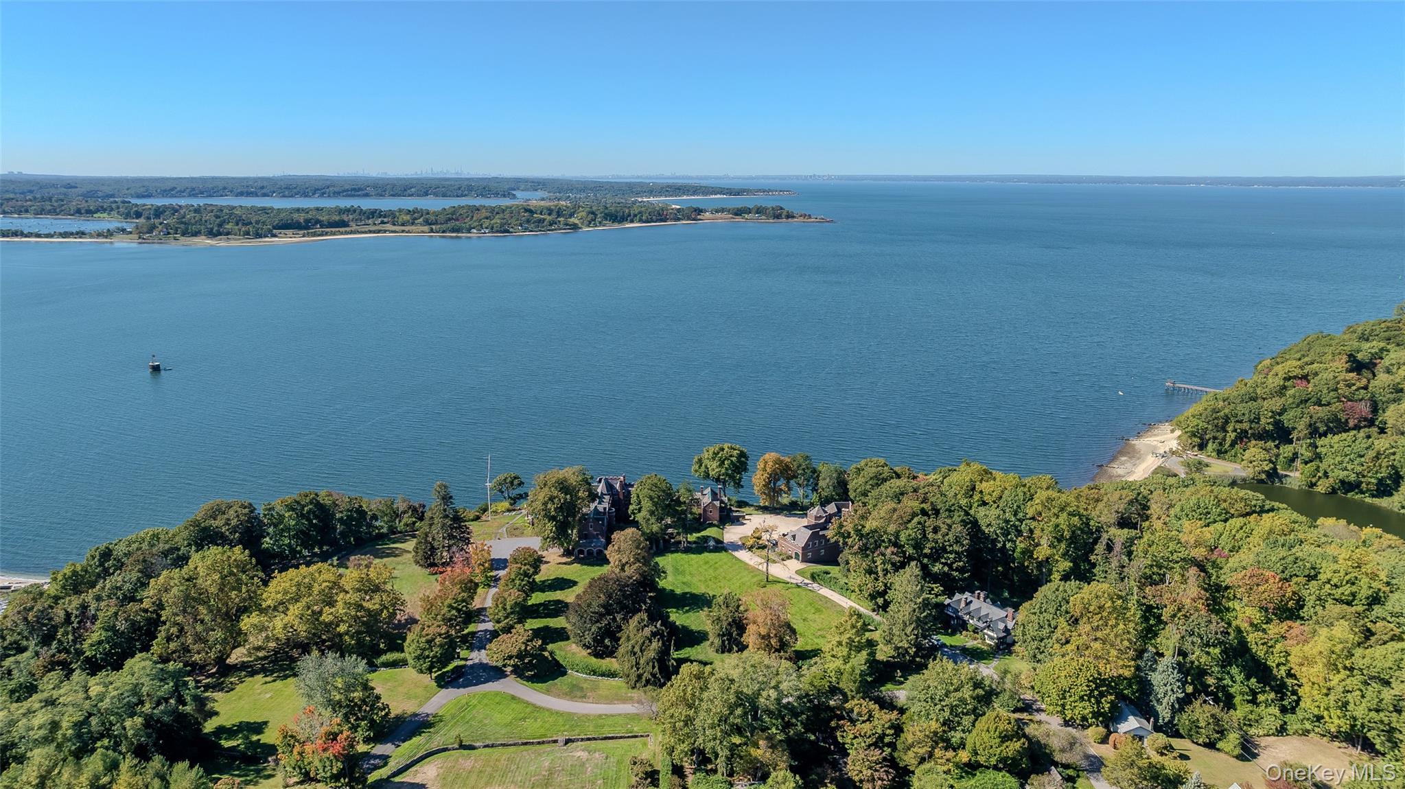 Single Family Fort Hill Drive  Suffolk County, NY 11743, MLS-980600-38