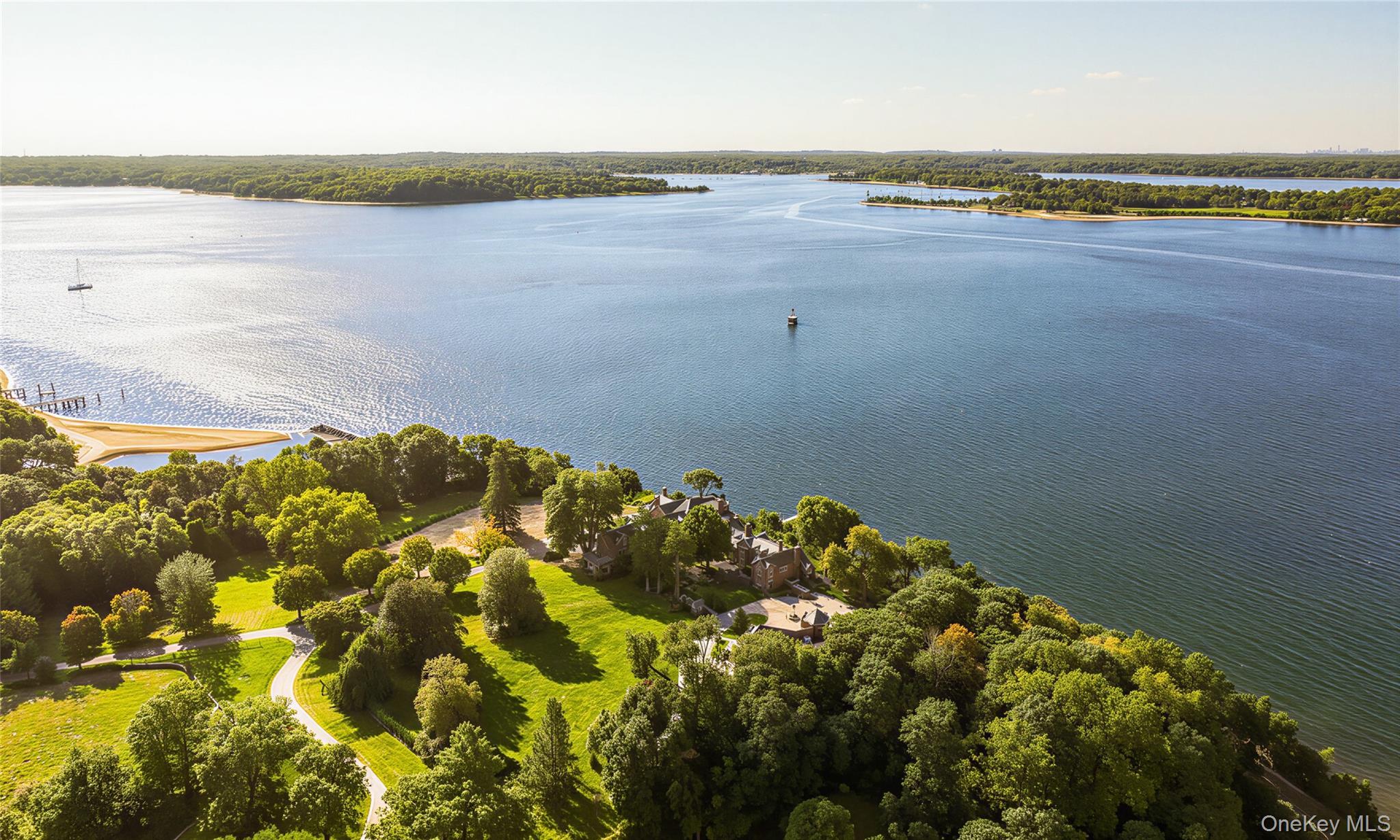 Single Family Fort Hill Drive  Suffolk County, NY 11743, MLS-980600-40