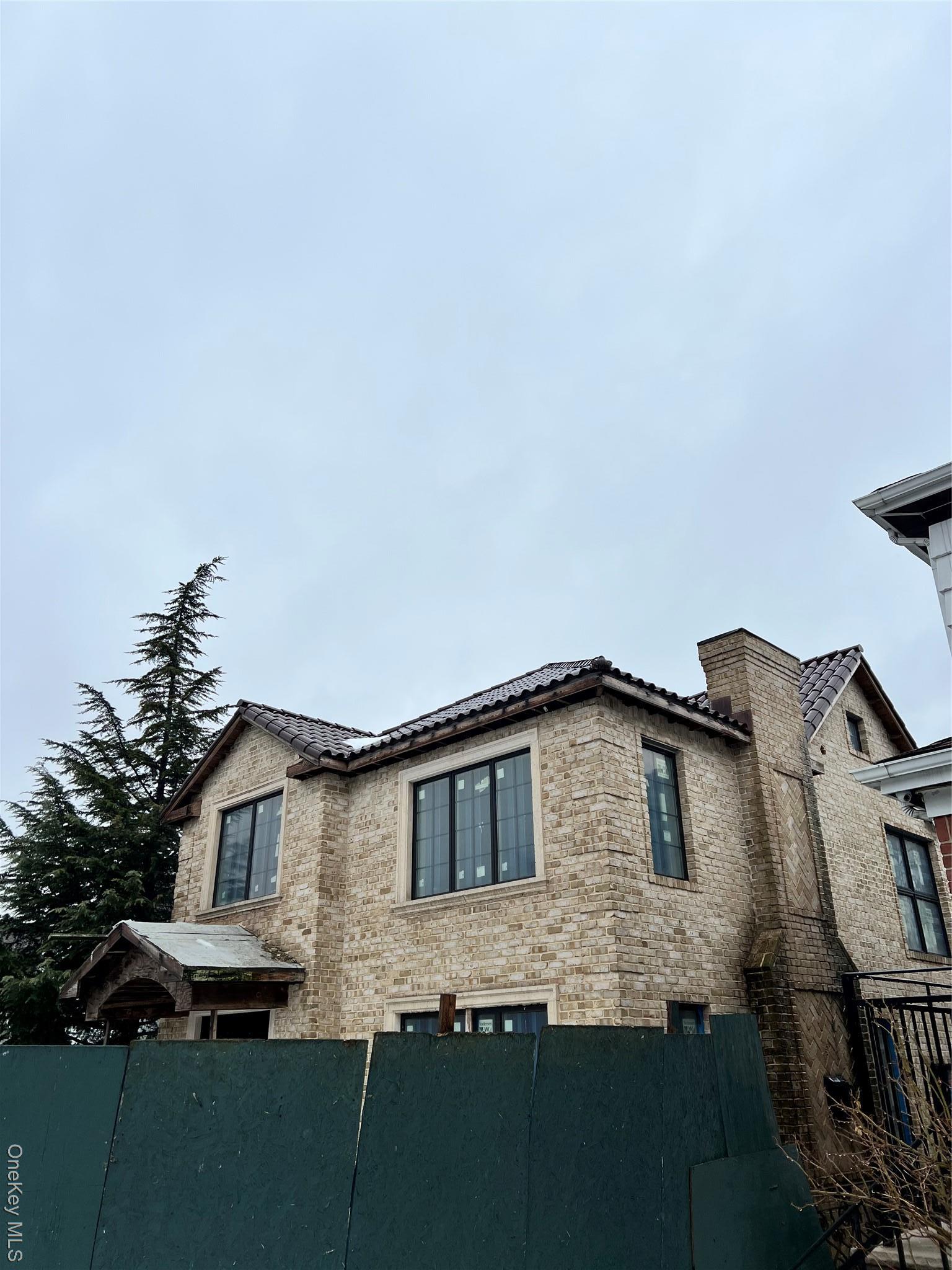 Single Family Langdale Street Queens, NY 11040, MLS-980626-2