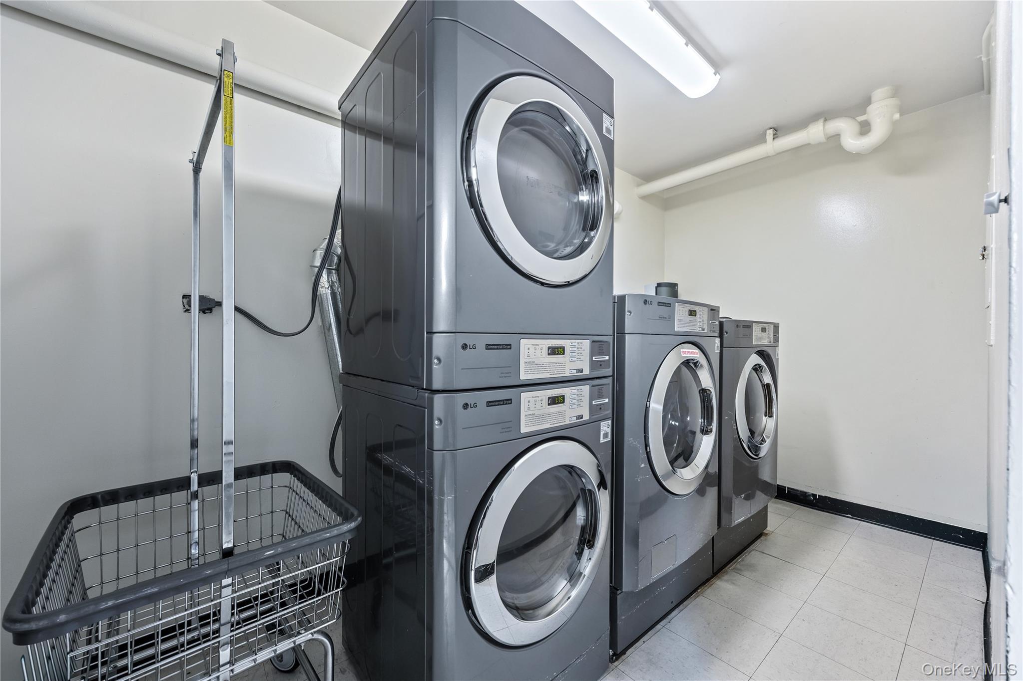 Condo Union  Queens, NY 11367, MLS-980631-14