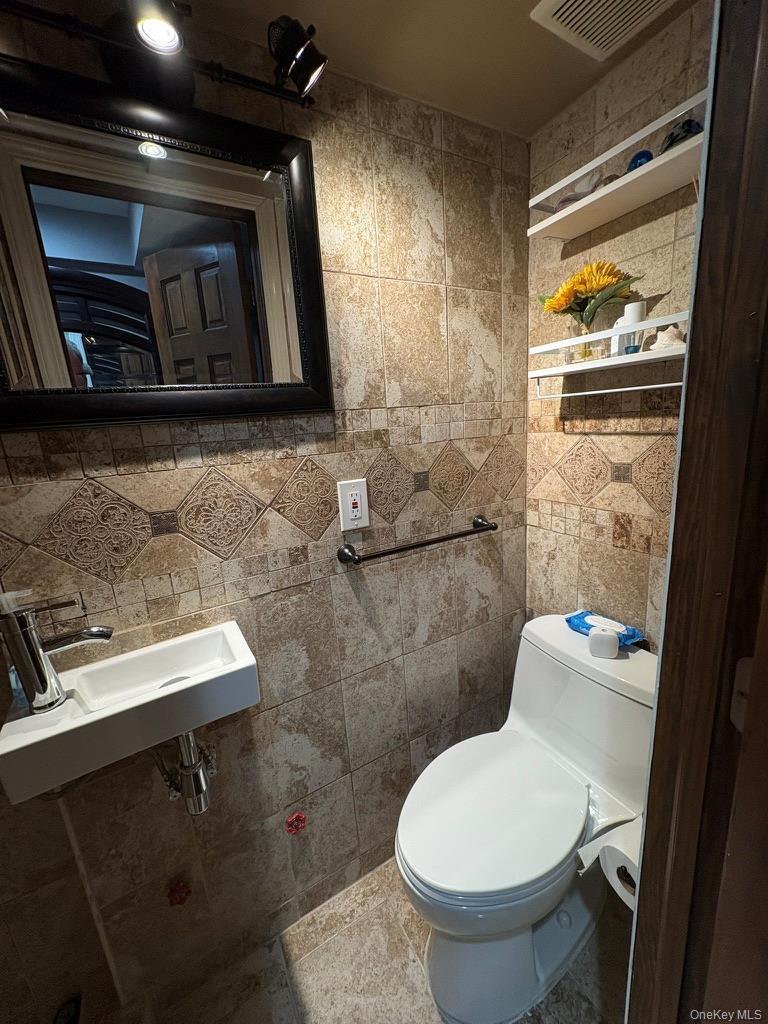 Single Family Vincent  Bronx, NY 10465, MLS-980632-25